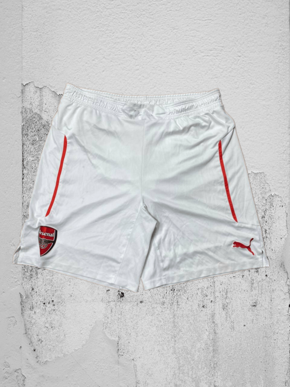 Puma × Vintage Arsenal x Puma Sportswear Soccer Shorts In White Size US 32 / EU 48 - 1 Thumbnail