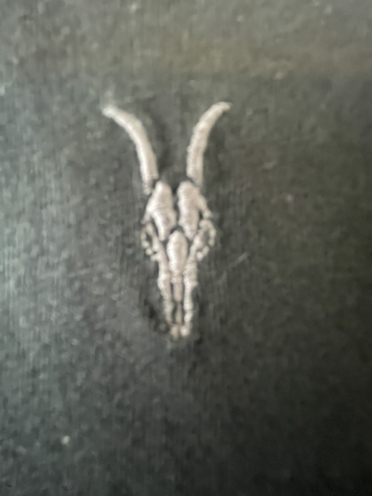 Allsaints AllSaints Black V-Neck Ramskull Logo T-Shirt – Size L Size US L / EU 52-54 / 3 - 1 Thumbnail