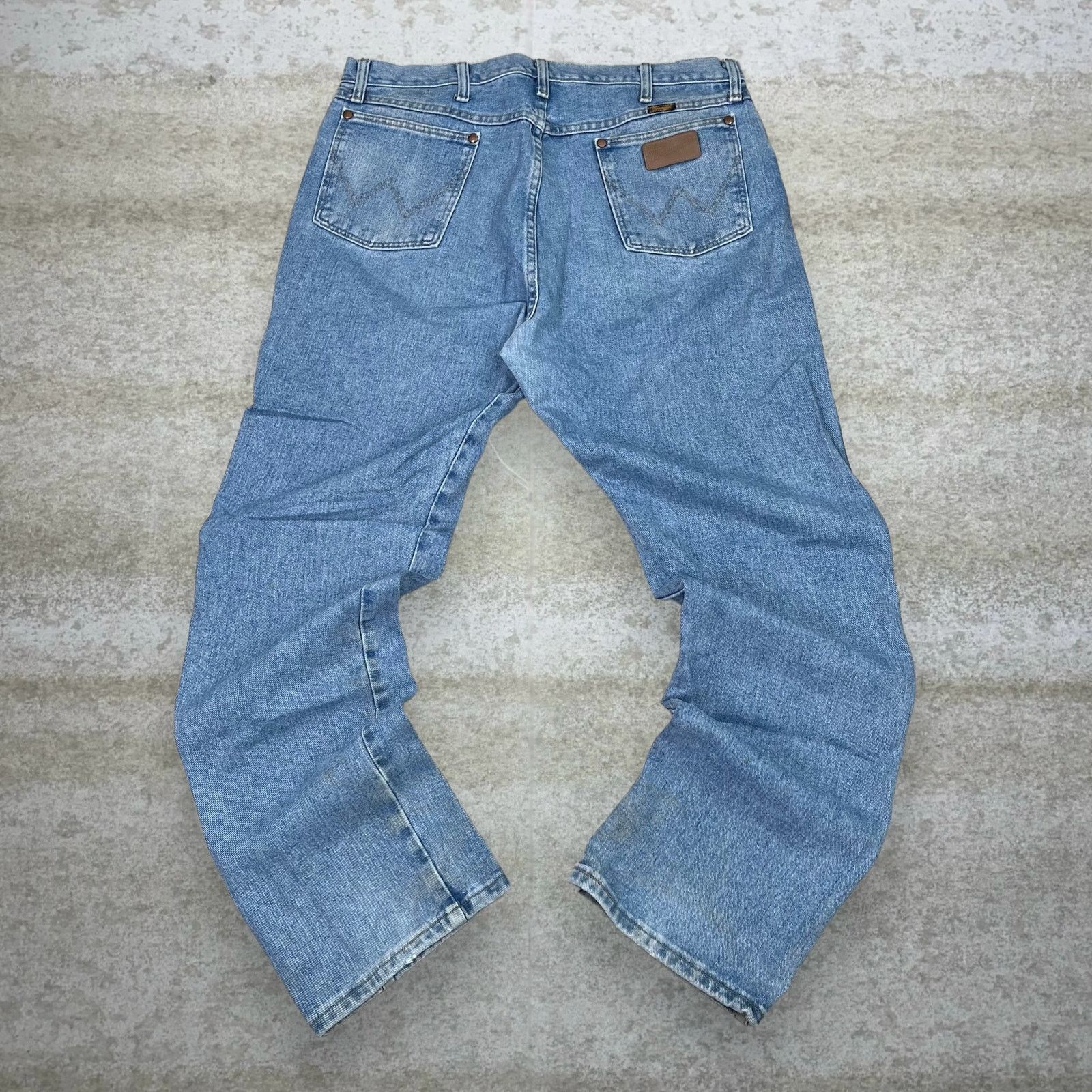 Wrangler Vintage Y2K Wrangler Work Jeans 38x34 Relaxed Fit Light Wash Size US 38 / EU 54 - 1 Thumbnail
