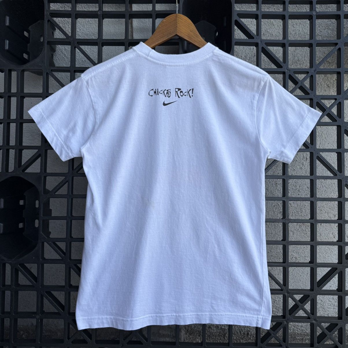 Nike Vintage Y2K Nike Chicks Rock Graphic Tee Size M / US 6-8 / IT 42-44 - 2 Thumbnail