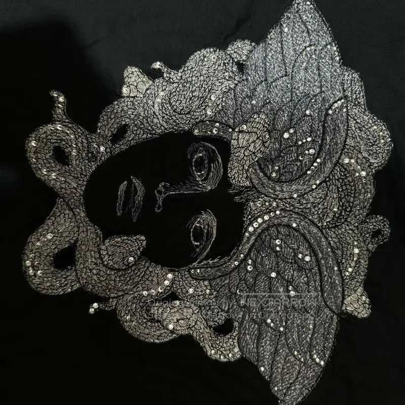Versace Black Cotton Medusa T-Shirt for Men .
