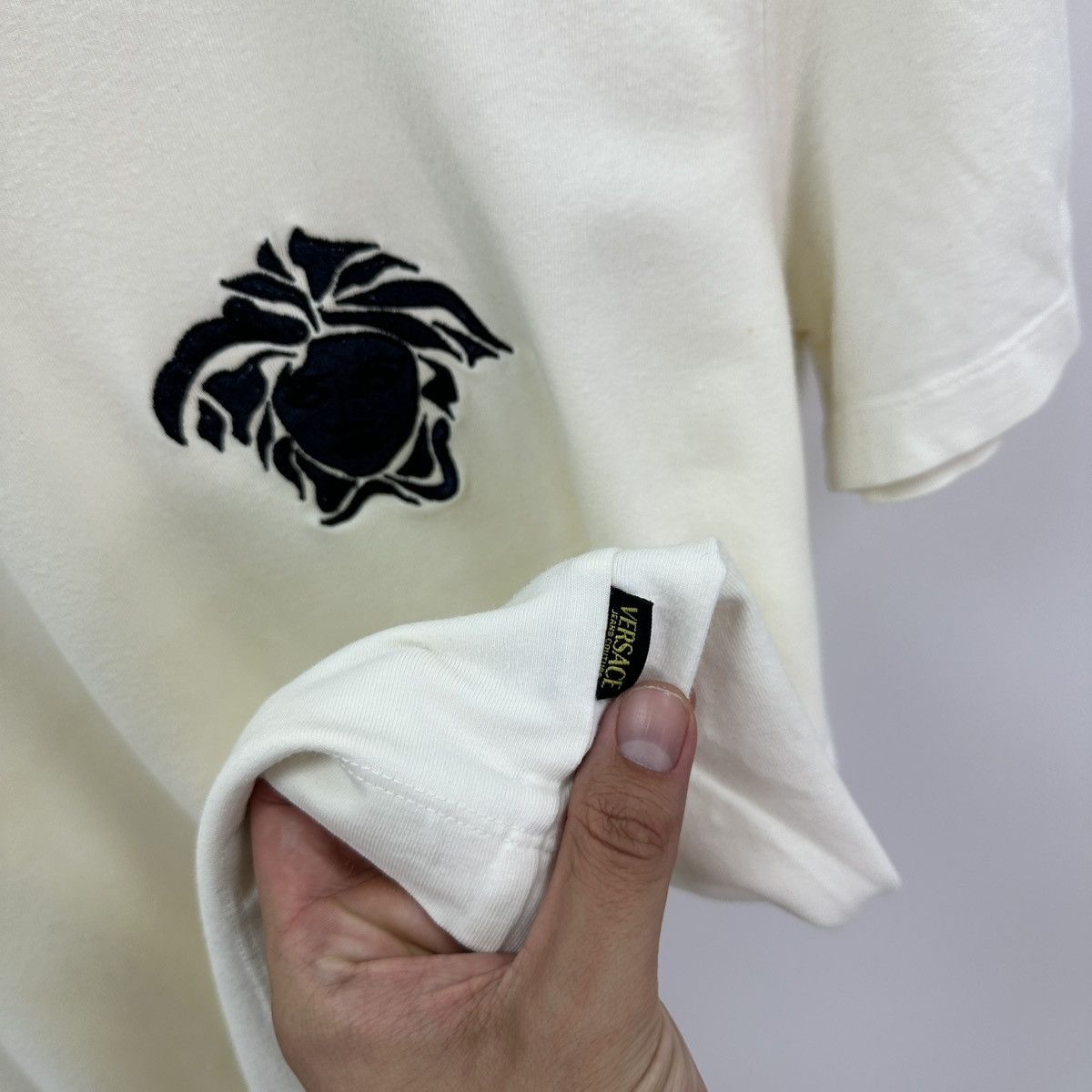 Vintage Vintage 90s Versace Embroidered logo tee y2k Italy hype og Size US L / EU 52-54 / 3 - 8 Thumbnail