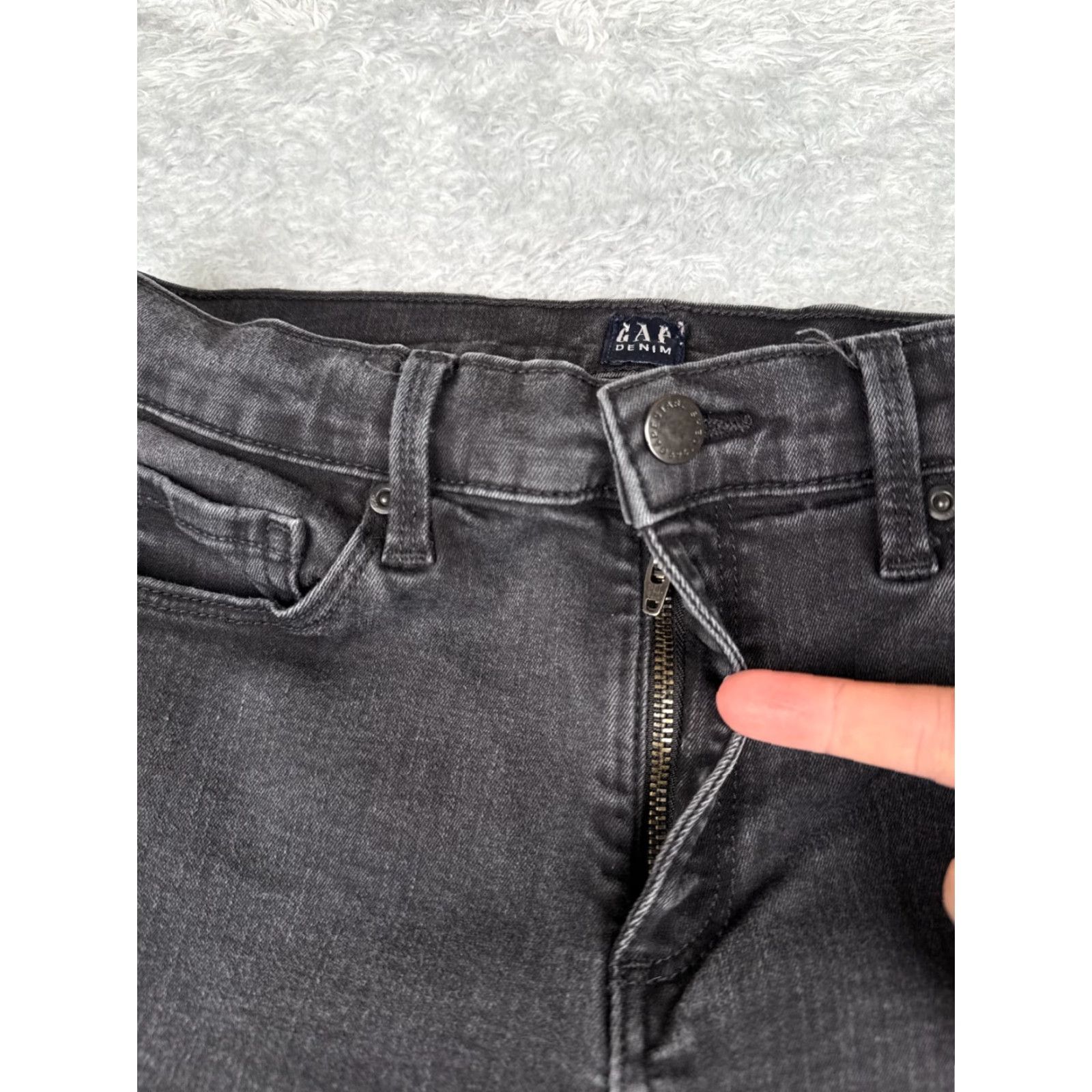 Gap Gap Jeans Womens Jeans 6 Black Denim 28x27 Mid Rise Skinny Stretch 5-Pocket City GAP 1969 Womens Clothing Size 28" / US 6 / IT 42 - 5 Thumbnail