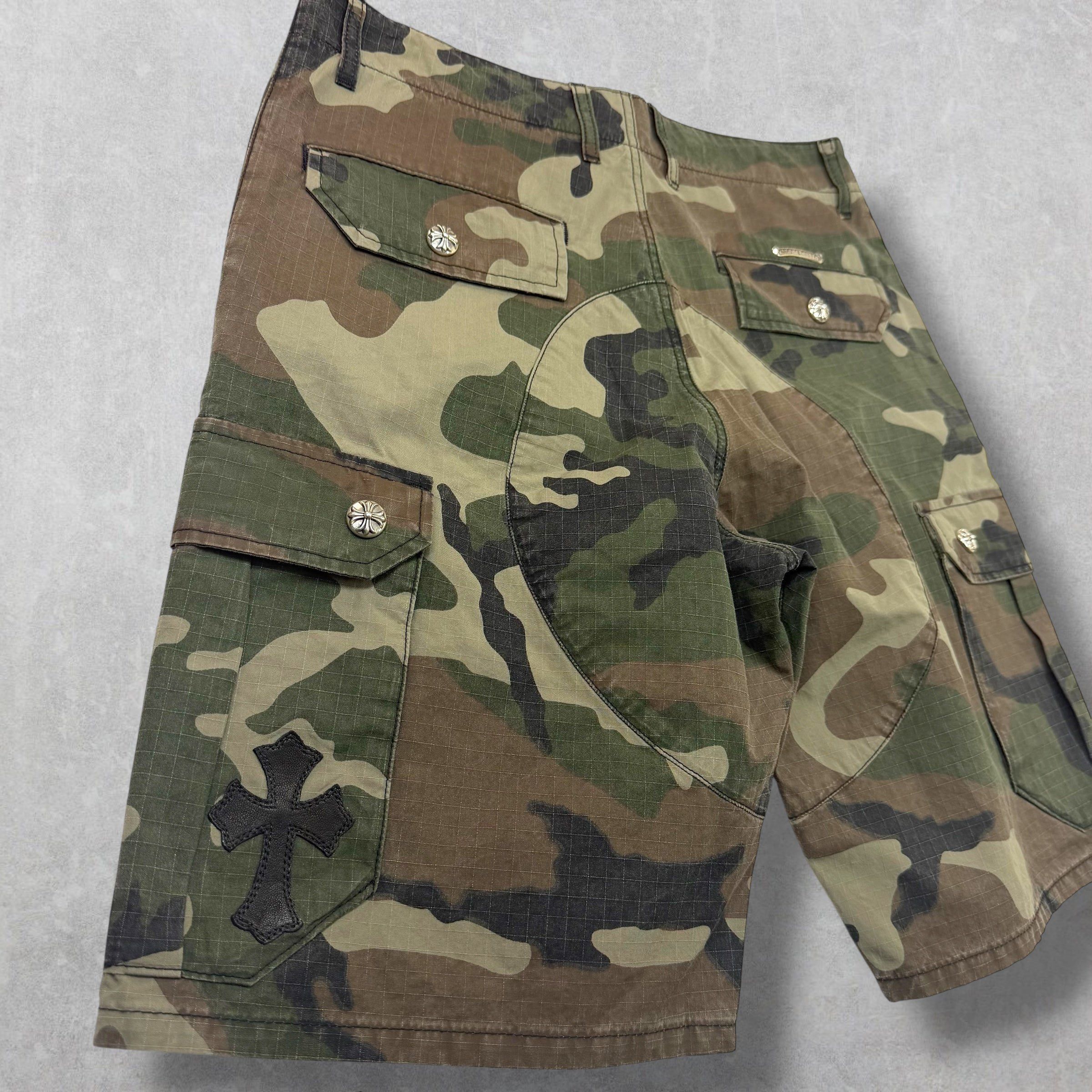 Chrome Hearts Chrome Hearts Cross Patch Camo Cargo Shorts 32 Size US 32 / EU 48 - 4 Thumbnail