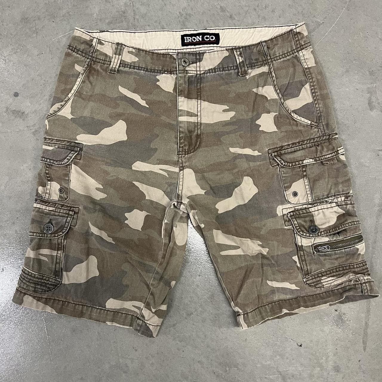 Vintage Crazy Vintage Y2K/2000s Grunge Military Camo Iron Co Cargo Shorts Summer Essential with 9 Pockets! Size US 34 / EU 50 - 1 Thumbnail