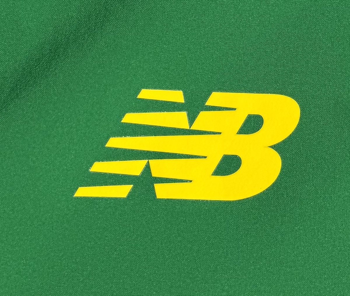 New Balance Celtic 2019 2020 Training Football Soccer Top New Balance Size US S / EU 44-46 / 1 - 6 Thumbnail