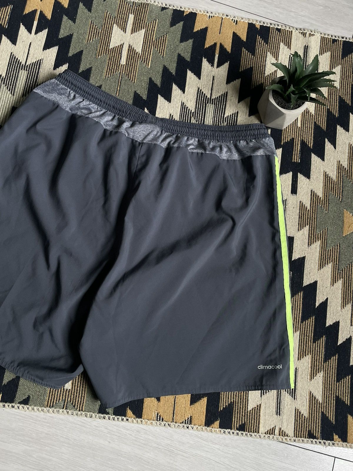 Adidas × Vintage Adidas Real Madrid 2015/16 Blockcore Shorts Size US 36 / EU 52 - 7 Thumbnail
