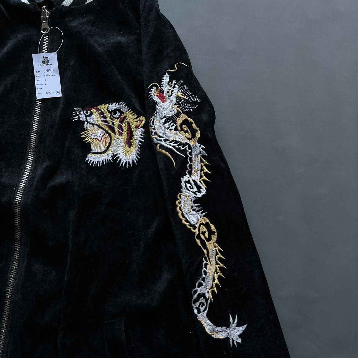 Japanese Brand × Vintage Vintage Sukajan Japan Souvenir Bomber Jacket Dragon & Tiger Size US M / EU 48-50 / 2 - 3 Thumbnail