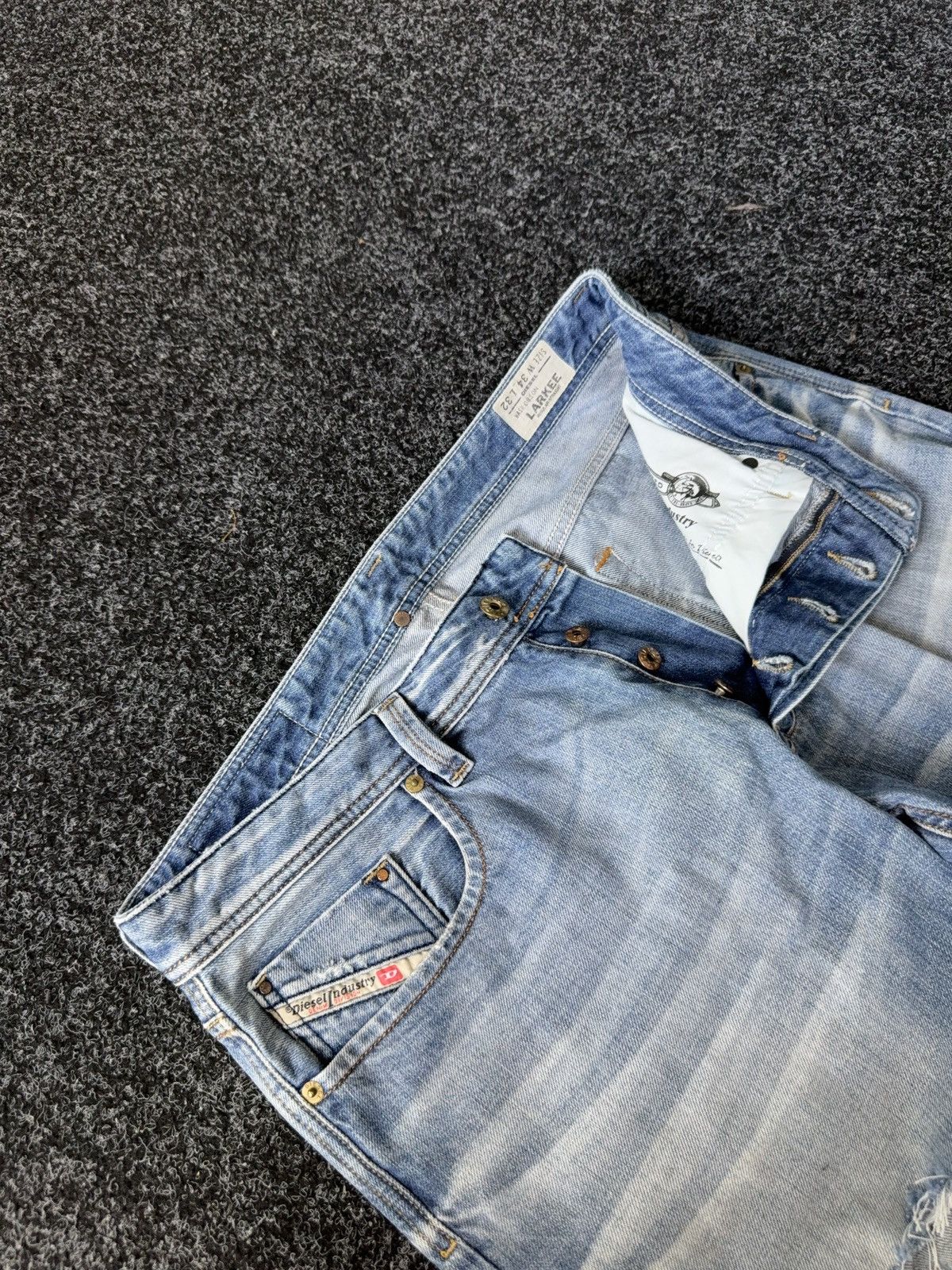 Diesel Vintage Y2K 00s Luxury Distressed Larkee jeans Denim pants Size US 34 / EU 50 - 7 Thumbnail