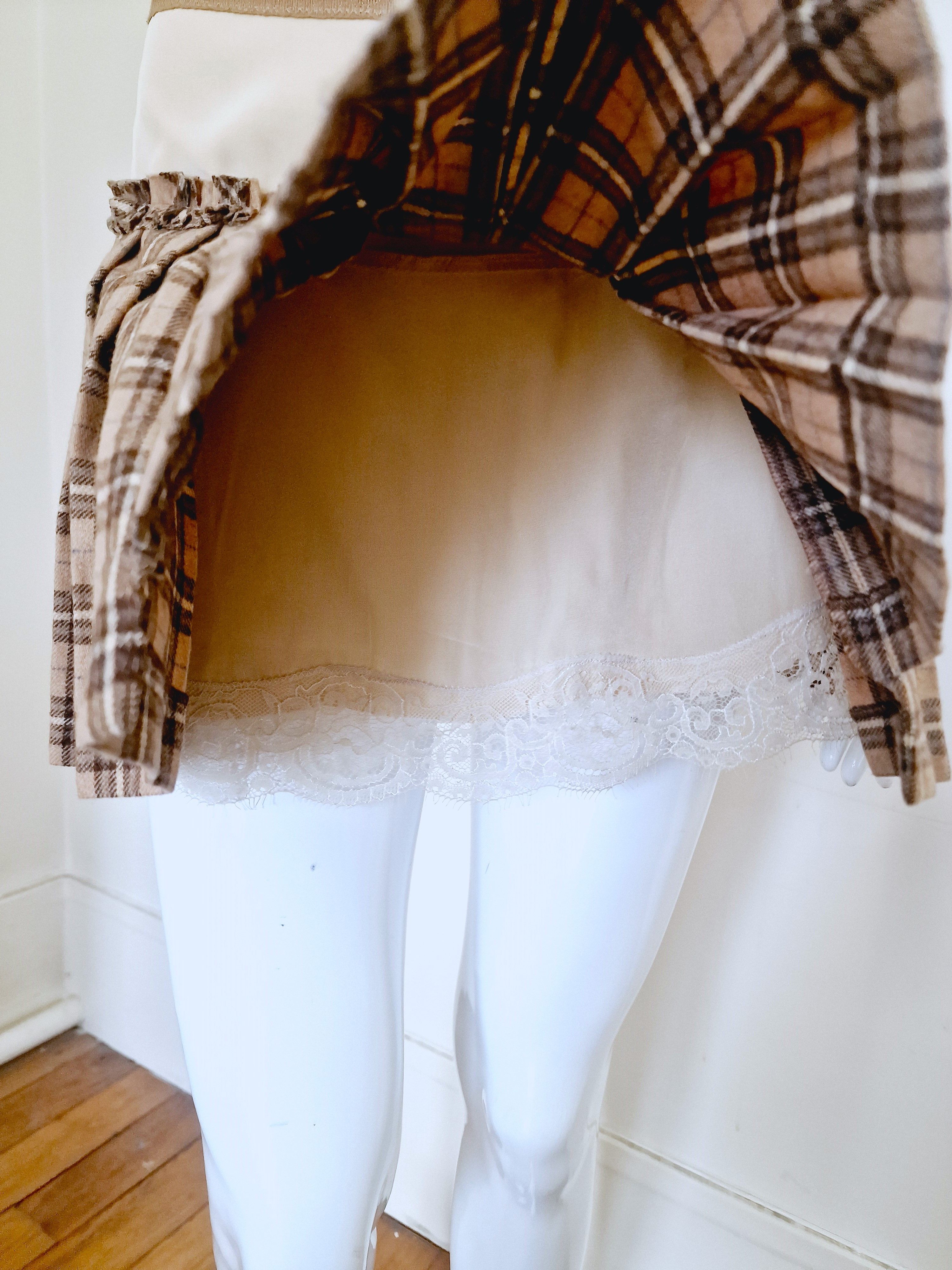 Dolce & Gabbana Dolce Gabbana D&G Tartan Lace Pleated Check Skirt Size 26" / US 2 / IT 38 - 5 Thumbnail