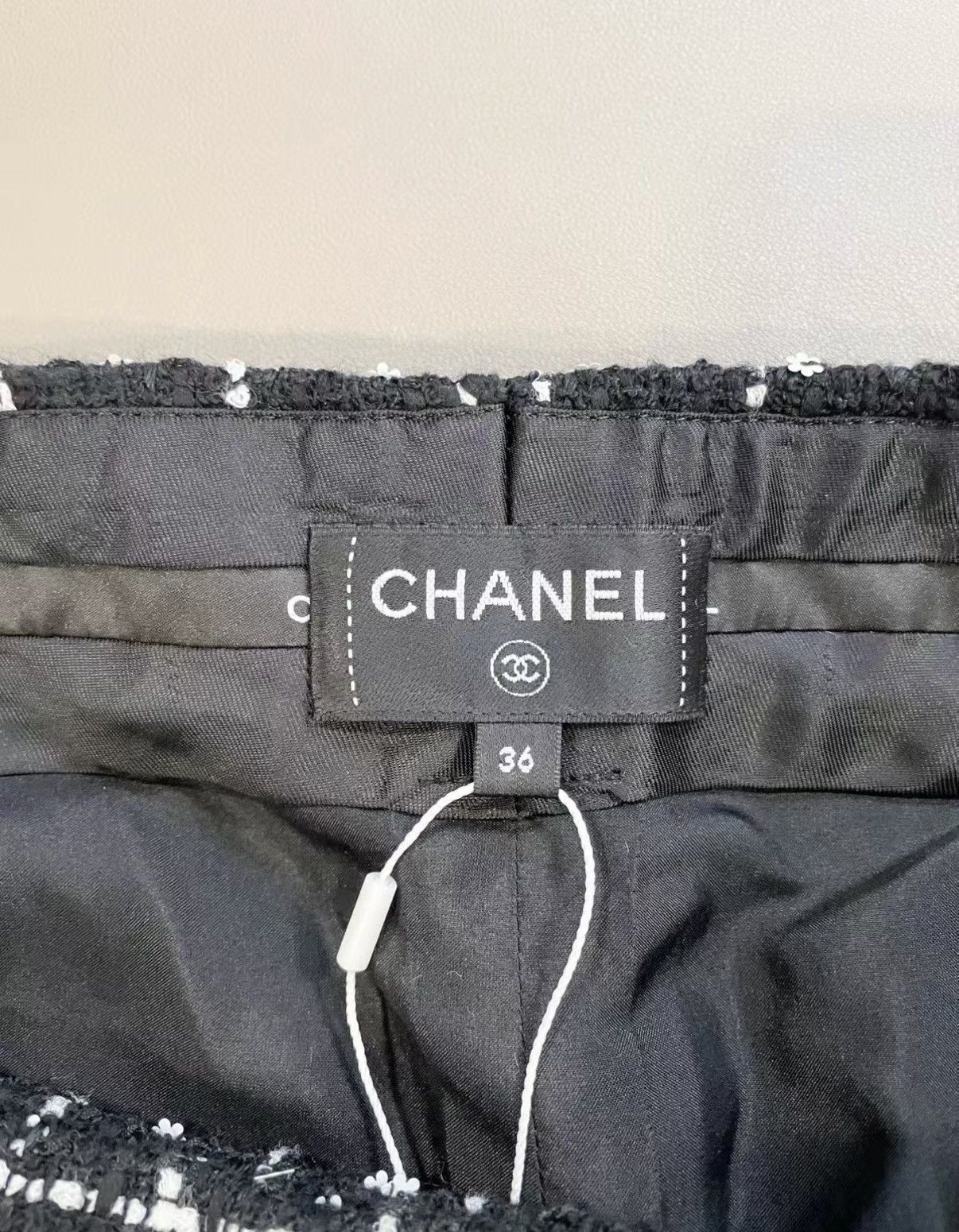 Chanel Chanel 23K Classic Black & White Plaid Tweed Culottes J33 Size 25" / US 0 / IT 36 - 4 Thumbnail