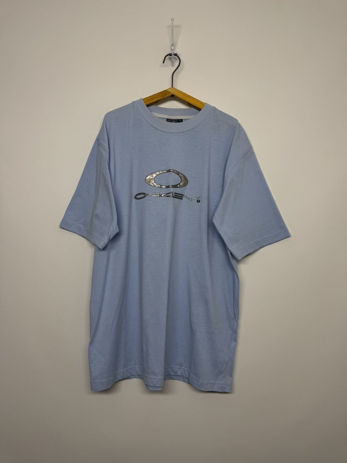 Vintage OAKLEY Center Logo T Shirt Blue Hype Rare Gorpcore
