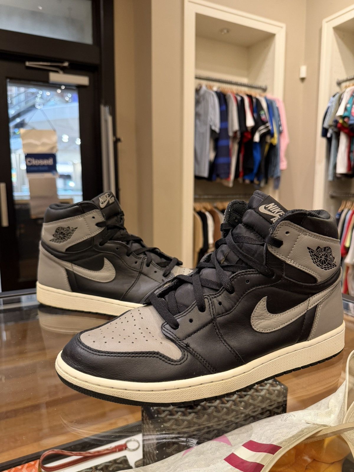 Jordan Brand Jordan 1 Retro High OG 'Shadow (2018)' Size US 12 / EU 45 - 1 Thumbnail