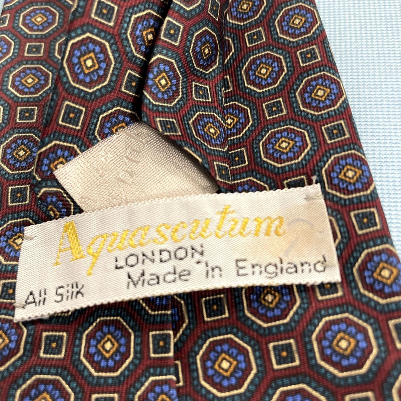 Aquascutum VINTAGE Aquascutum London England Tie vtg Necktie Macclesfield Neat Red Blue Dot 3.8x56 Capuscle Neck Tie Size ONE SIZE - 6 Thumbnail