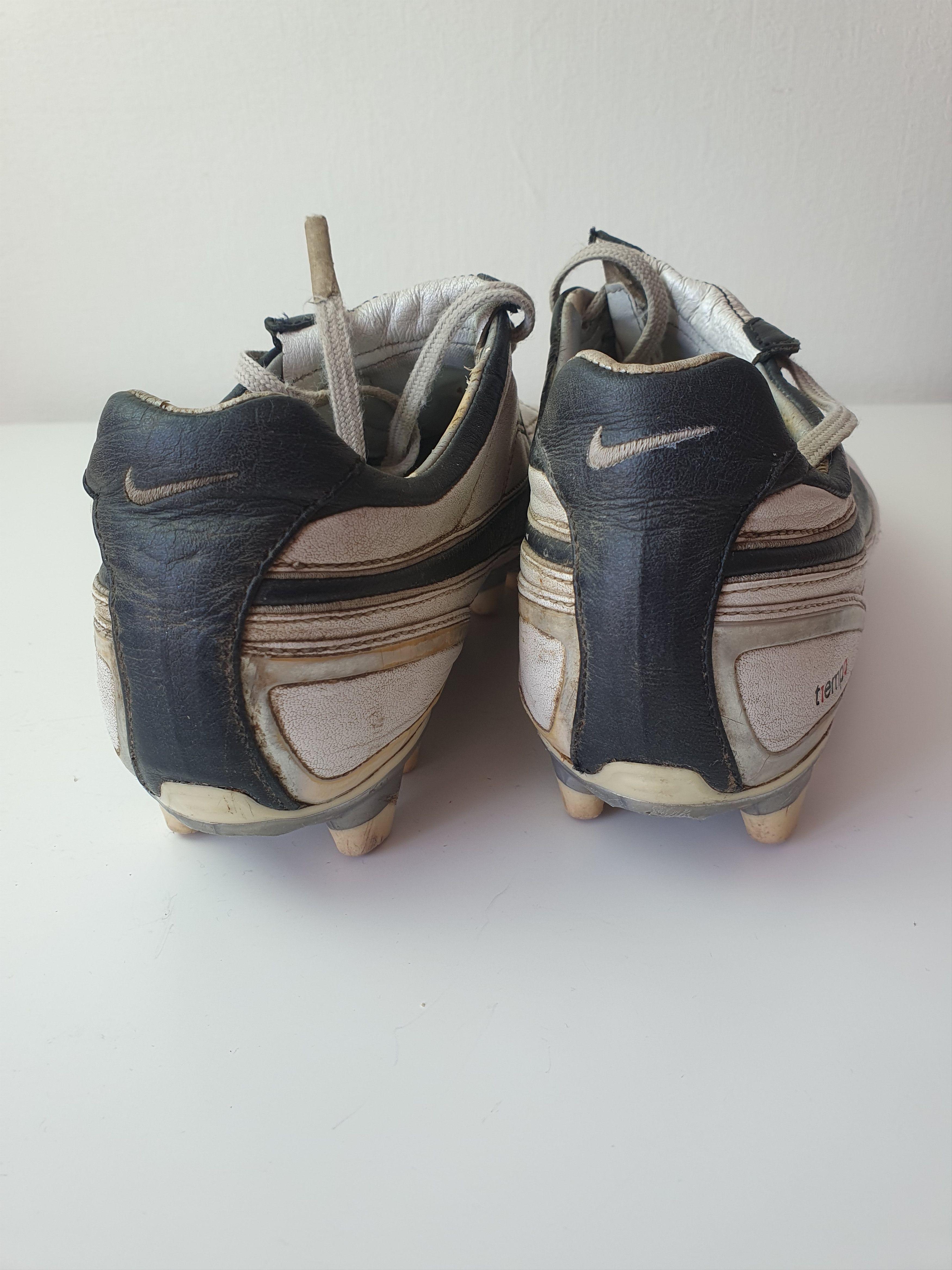 Nike Vintage Football Boots Nike Air Zoom Tiempo Legend II Size US 9 / EU 42 - 23 Thumbnail