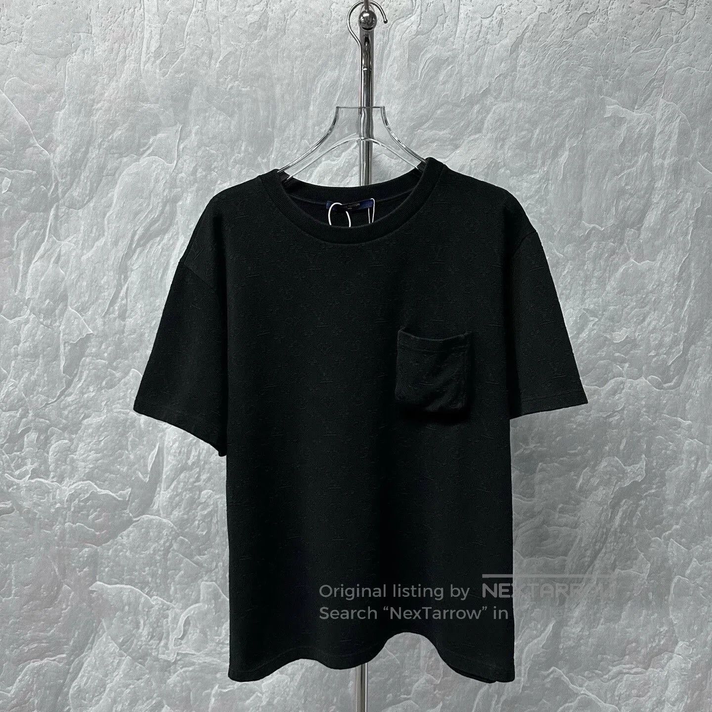 Louis Vuitton black louis vuitton short sleeve pocket t-shirt. Size US L / EU 52-54 / 3 - 1 Thumbnail