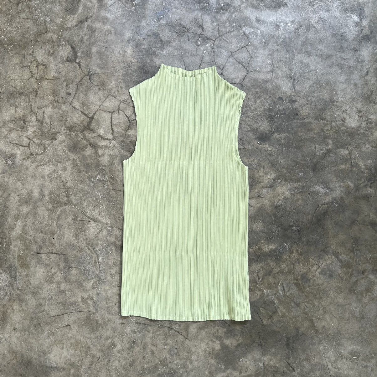 Pleats Please Issey Miyake Pleat Folds Issey Miyake Tank Top Size ONE SIZE - 1 Thumbnail