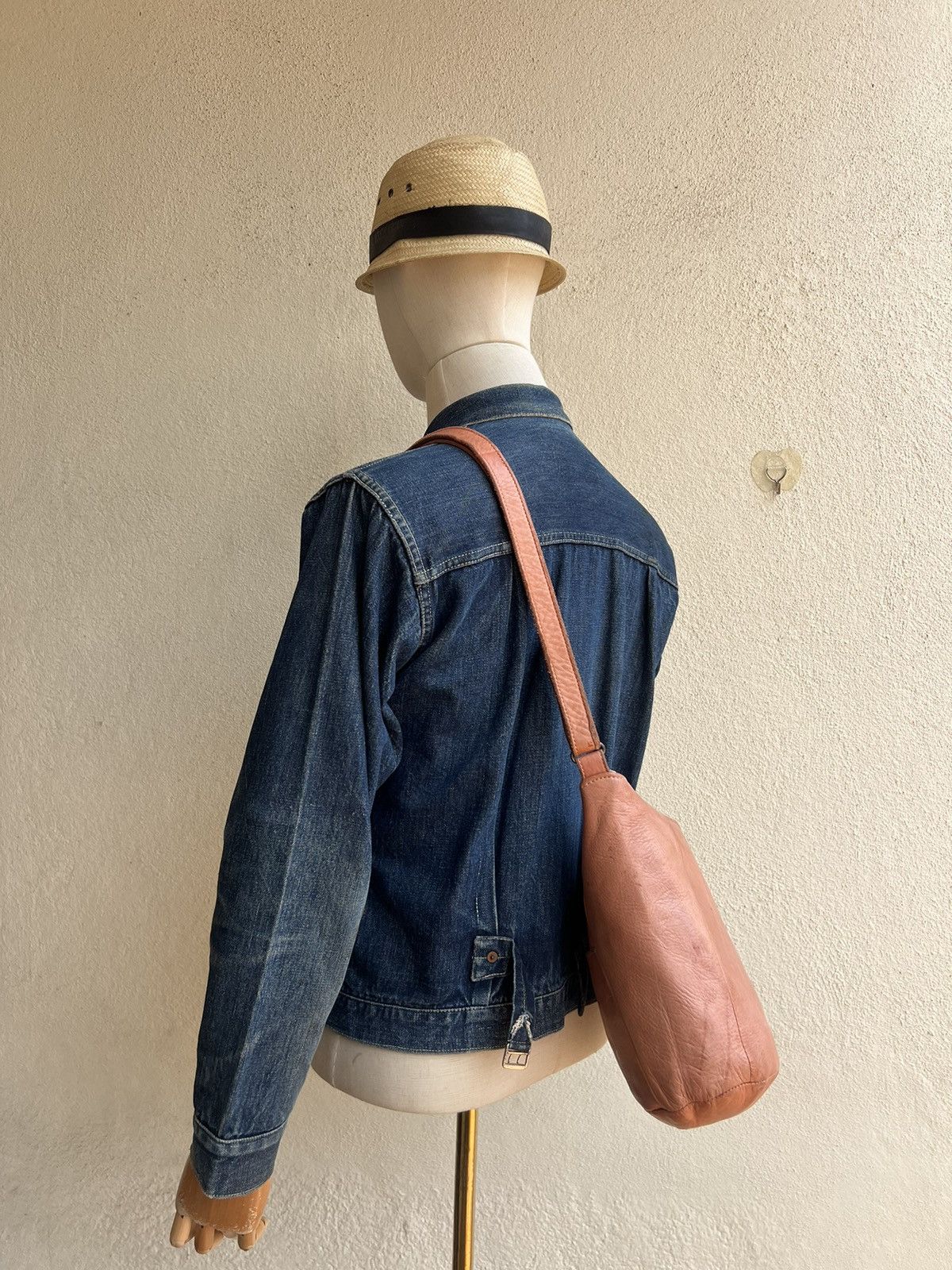 Leather Kissora Japan Muddy Patina Leather Sling Bag Size ONE SIZE - 4 Thumbnail