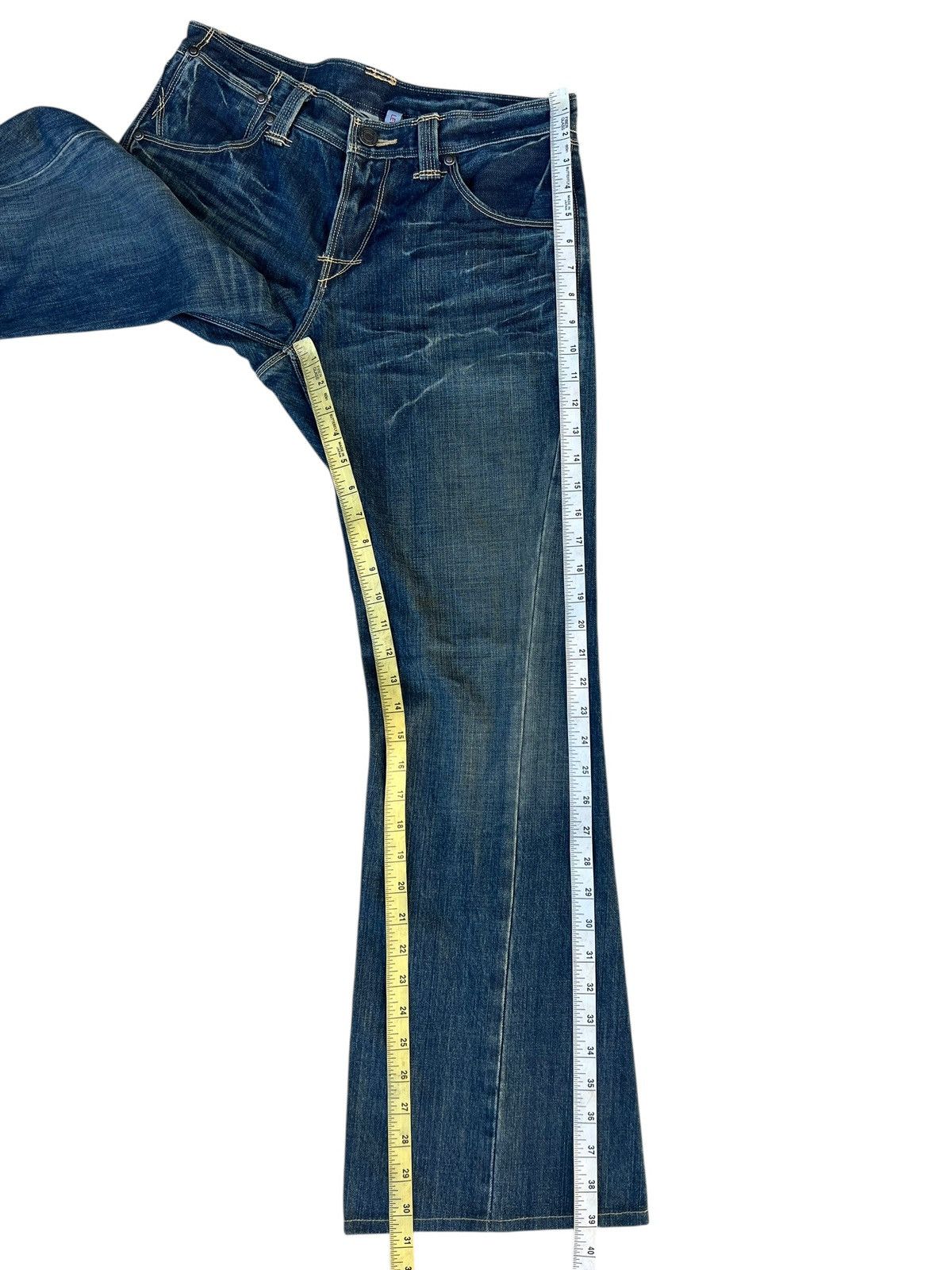 Levi's Vintage 2002 Levi’s Engineered Fade Denim Flare Jeans Size US 31 - 4 Thumbnail