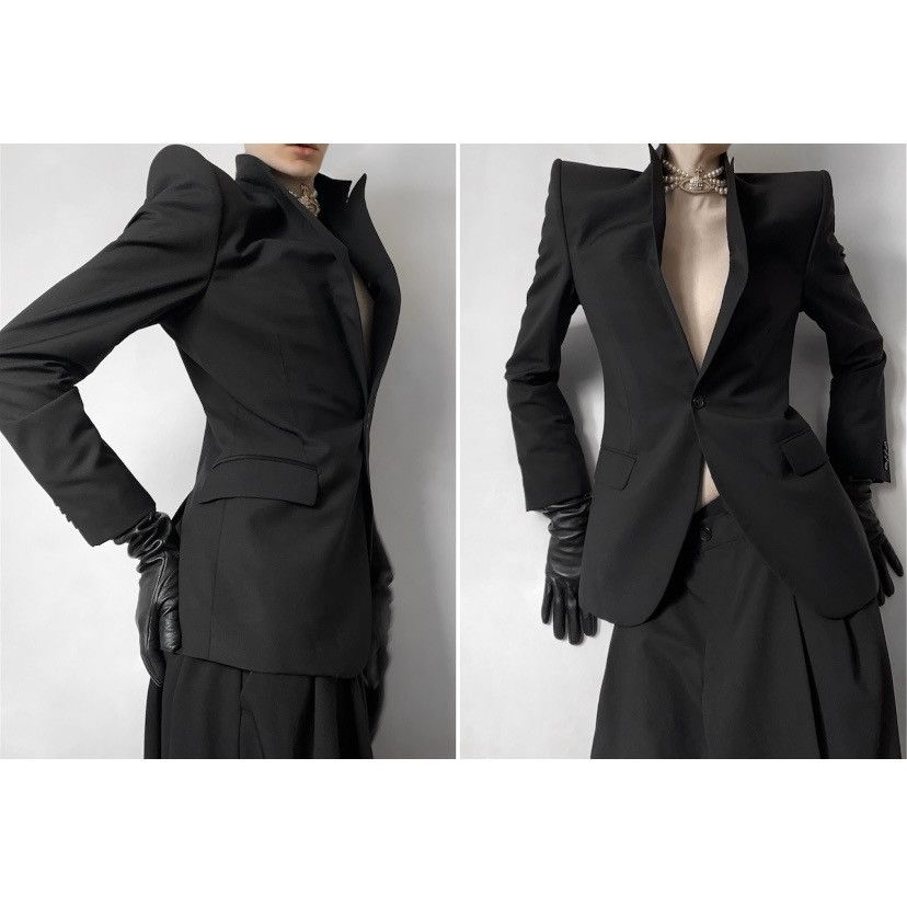 Alexander McQueen Iconic Alexander McQueen jacket with power shoulders Size M / US 6-8 / IT 42-44 - 2 Thumbnail