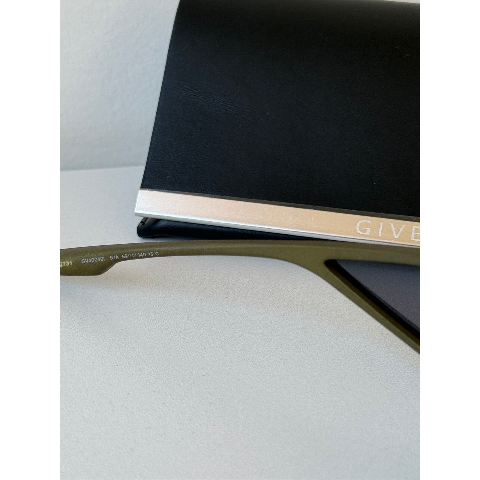 Givenchy NEW Givenchy GV40049U Cut Mask Khaki Green Sunglasses Size ONE SIZE - 7 Thumbnail