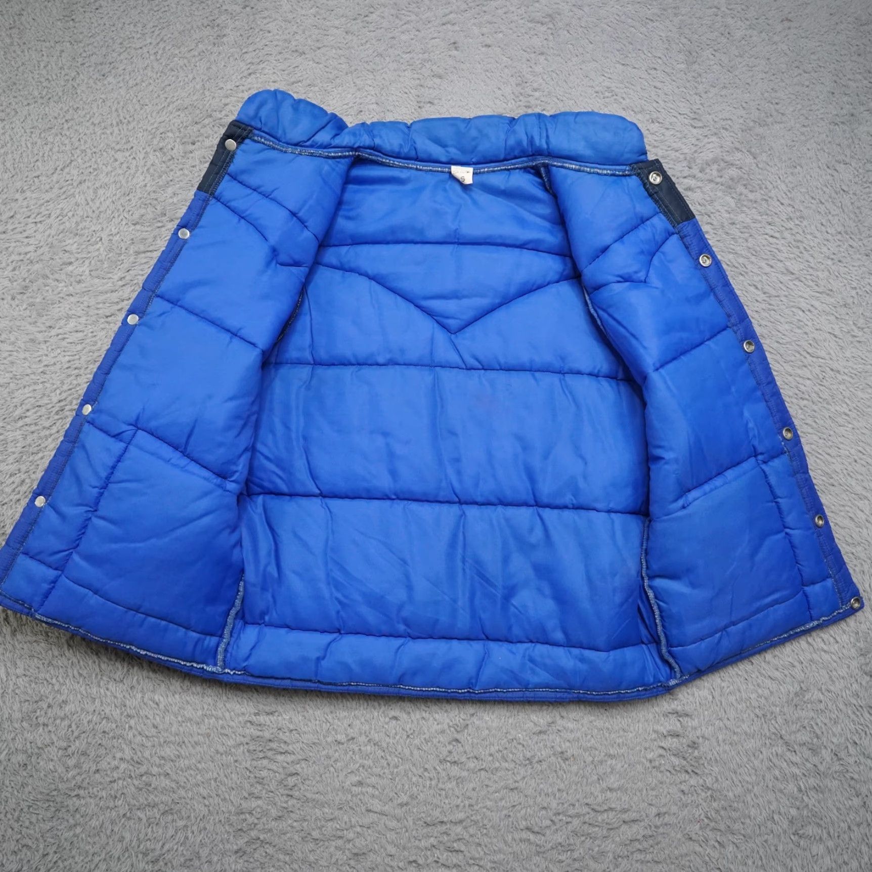 Wrangler Vintage Wrangler Rugged Wear Puffer Vest M Blue - USA, 80s, Western, Quilted, Snap Buttons, Insulated, Nylon/Softshell, Jacket Style Mens Vest Size US M / EU 48-50 / 2 - 2 Thumbnail
