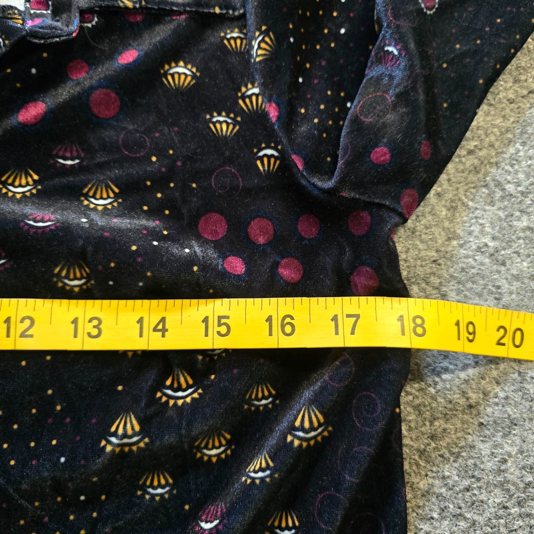 Vintage ModCloth Top Womens Size M Black Yellow Floral Velour Button Front Casual Shirt Size M / US 6-8 / IT 42-44 - 5 Thumbnail