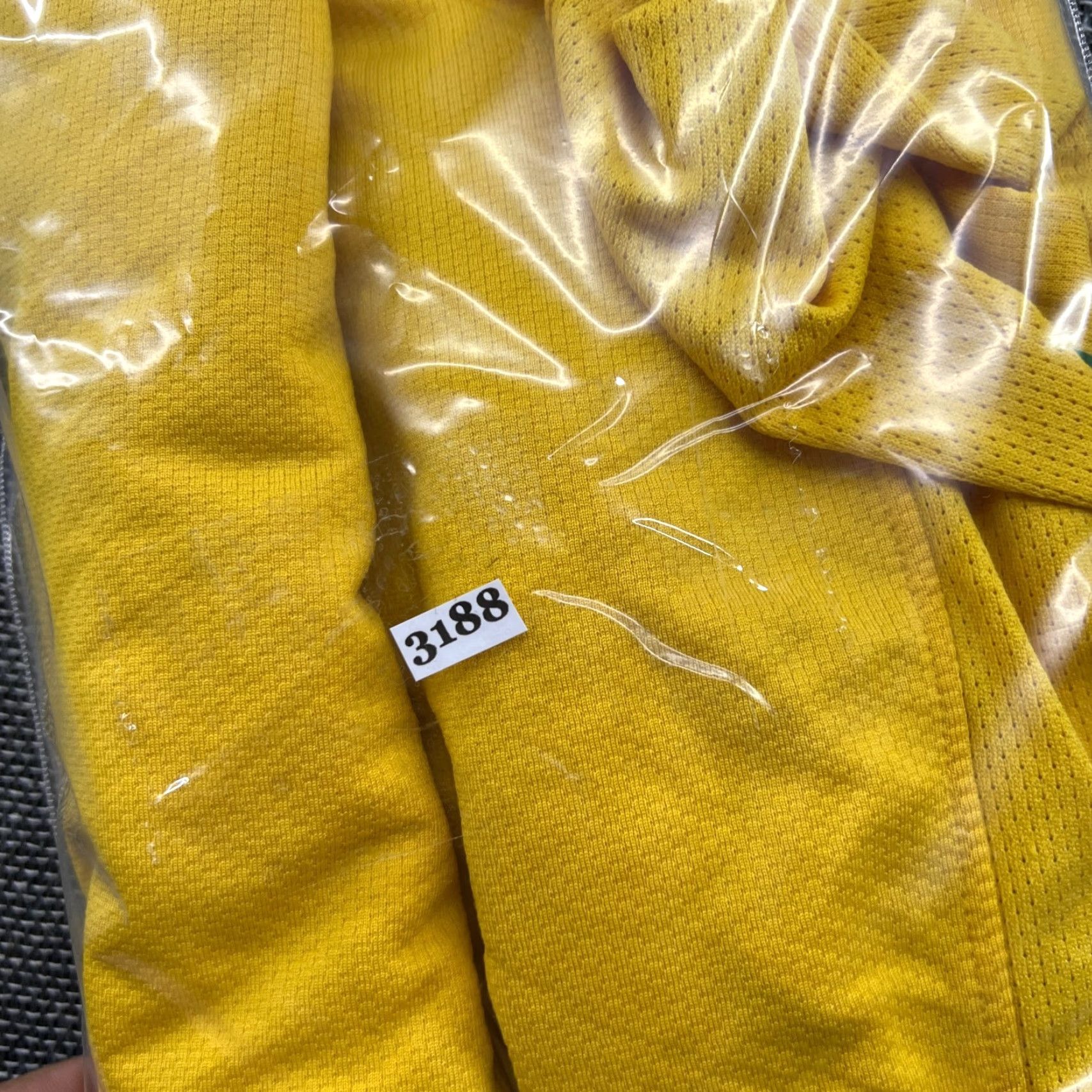Nike Nike Brazil 2010 2011 Home Football Jersey Mens 2XL Yellow Adult Shirt Size US XXL / EU 58 / 5 - 2 Thumbnail