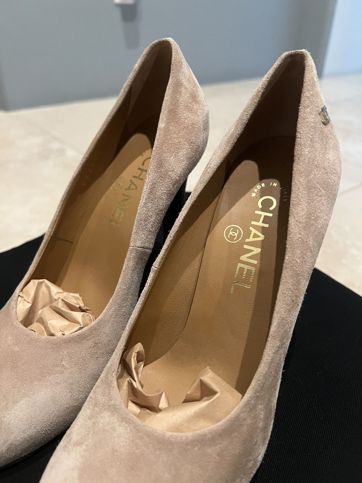 Chanel Beige suede heels Size US 6.5 / IT 36.5 - 7 Thumbnail