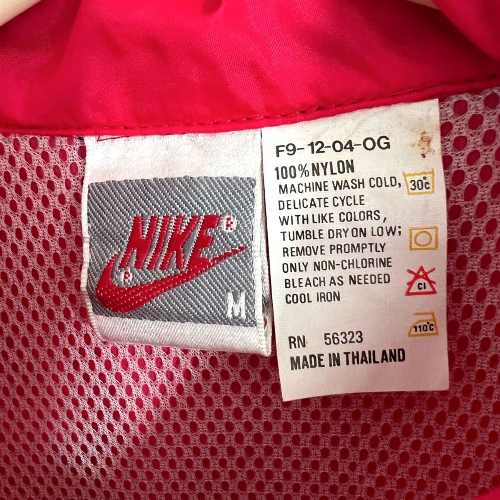 Nike VINTAGE Nike Jacket Windbreaker HOODED MEDIUM 1990’s VTG Rare CLEAN Womens Black Polyester Size M / US 6-8 / IT 42-44 - 4 Thumbnail