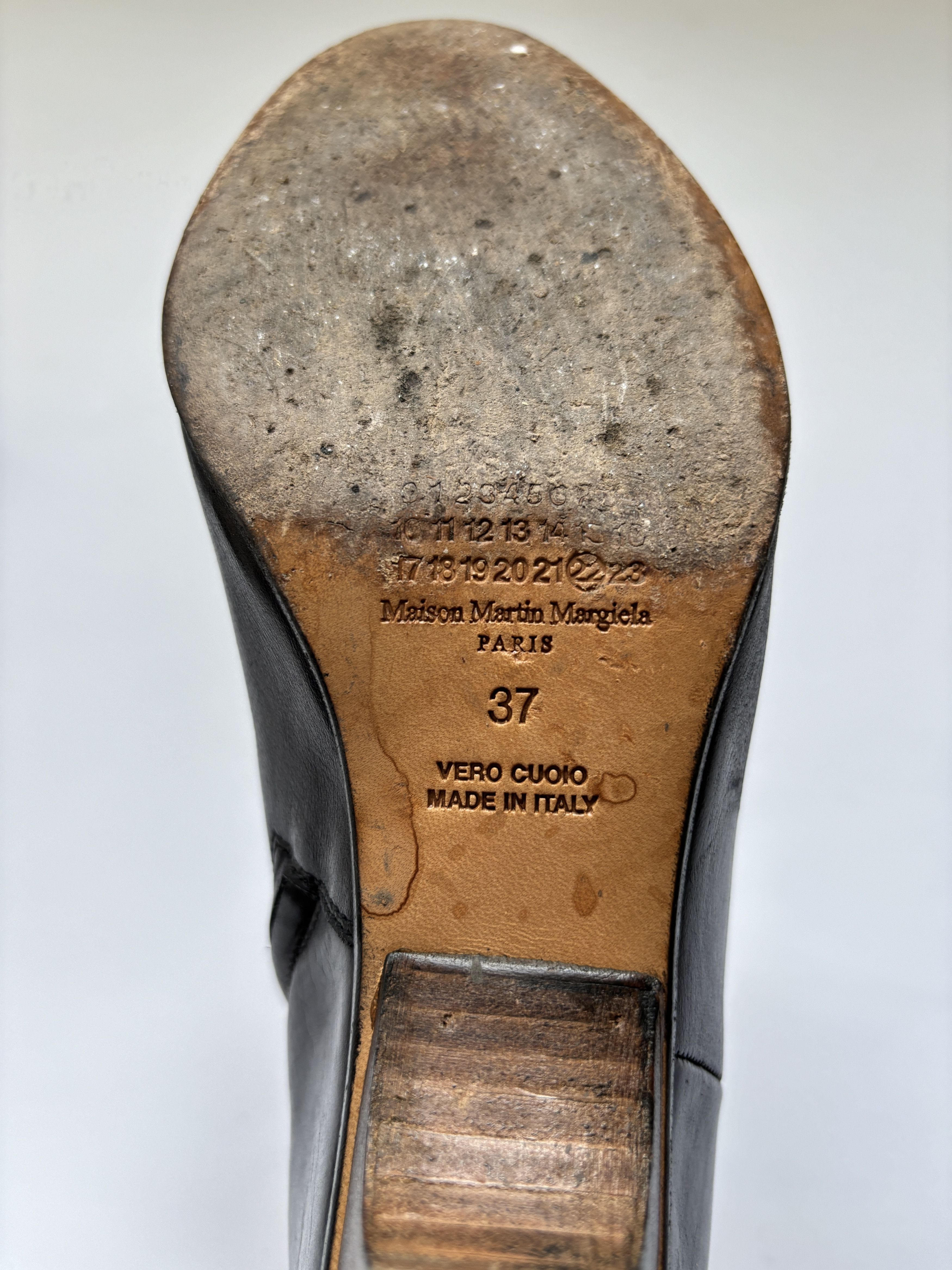 Maison Margiela ⚡️QUICK SALE⚡️Maison Margiela Black Leather Ankle Boots Size US 7 / IT 37 - 8 Thumbnail