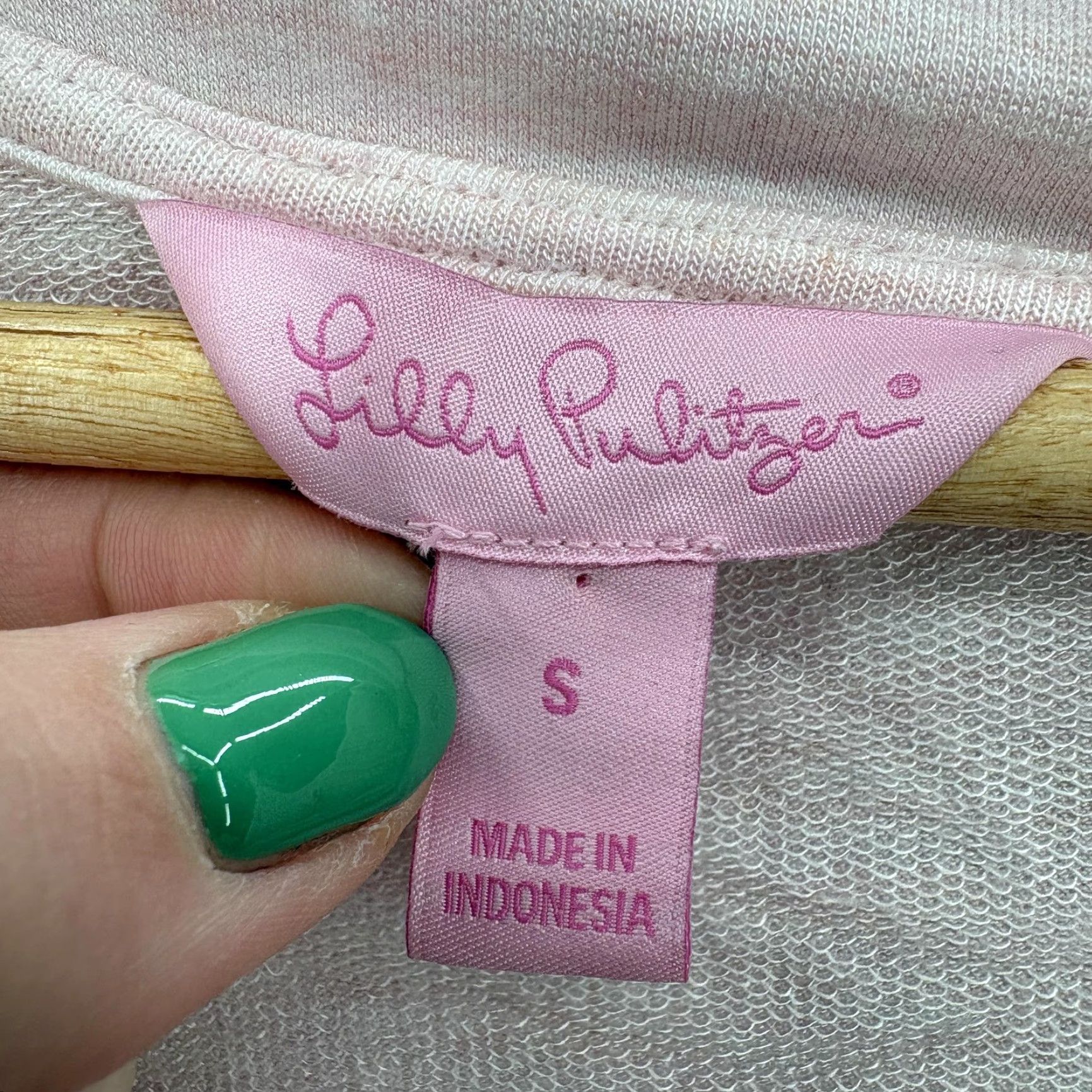 Lilly Pulitzer Lilly Pulitzer Belinda Pullover Shirt Womens Small Pink Cowl Neck Long Sleeve Shirt Womens Small Pink Cowl Neck Long Sleeve Size S / US 4 / IT 40 - 4 Thumbnail