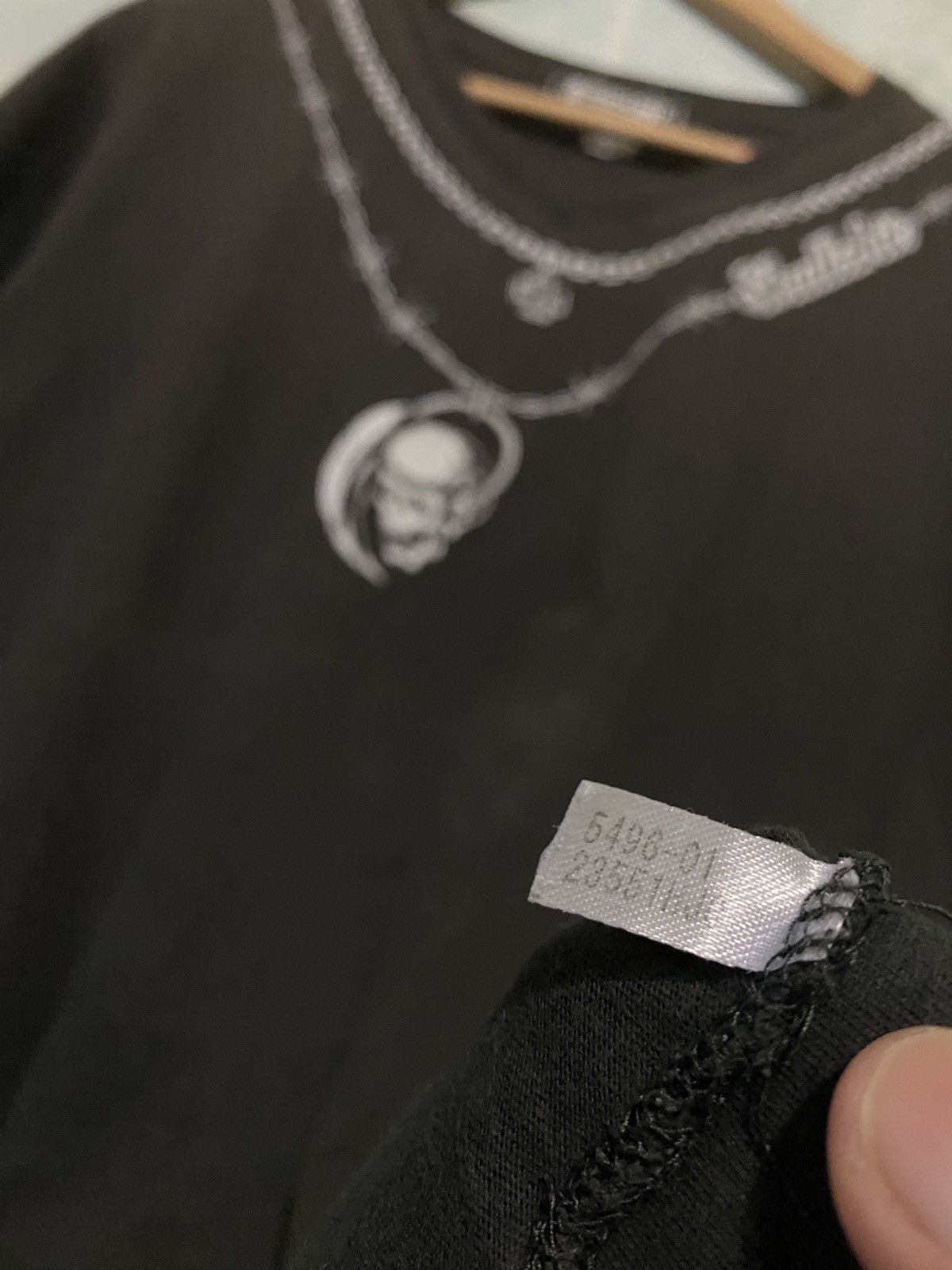 20471120 × Japanese Brand × Vintage VINTAGE SKULLSHIT CROSS CHAINS V COLLAR JAPAN TSHIRT Size US L / EU 52-54 / 3 - 7 Thumbnail