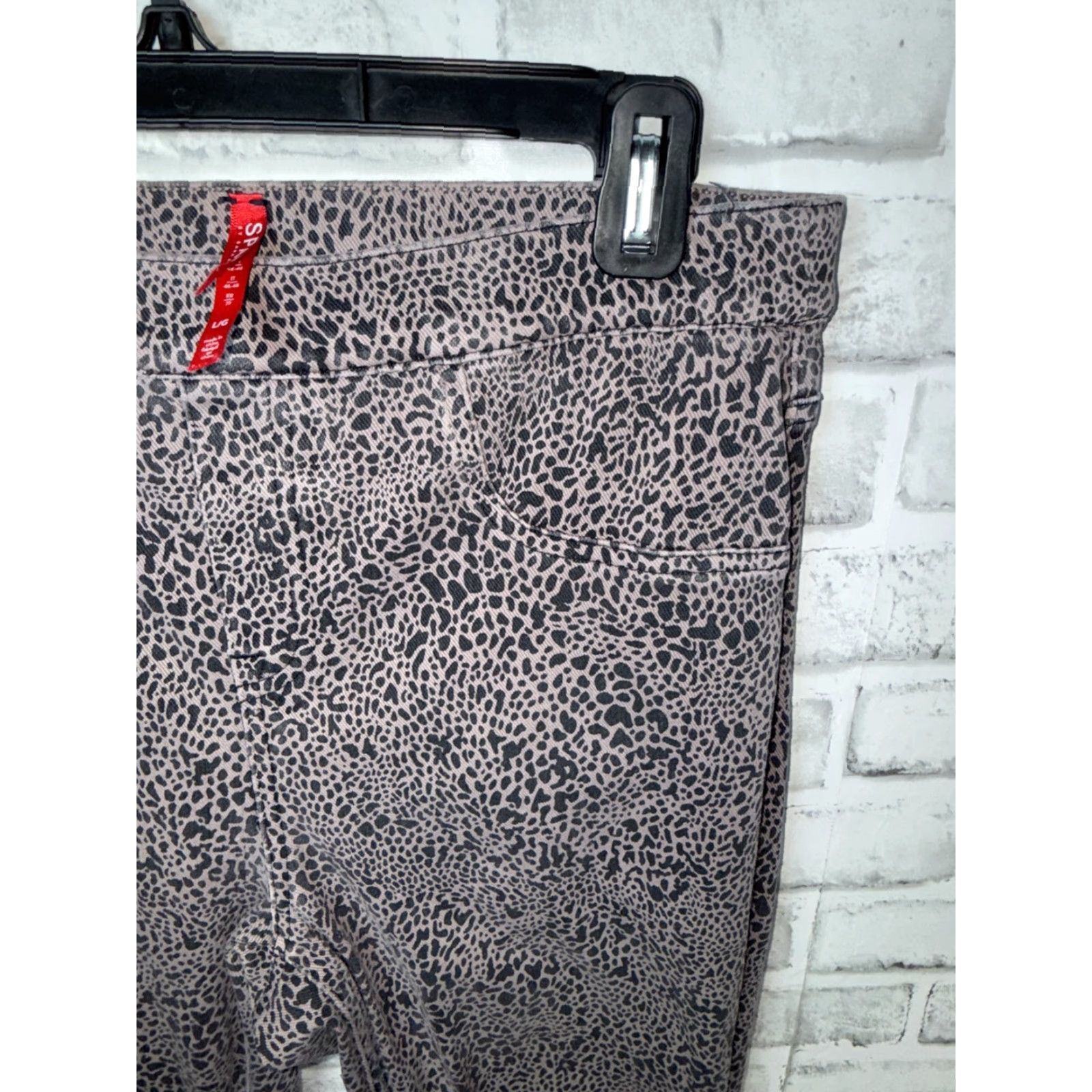 Spanx SPANX Leopard Print Leggings Women's Large Multicolor Size 36" / US 14 / IT 50 - 2 Thumbnail