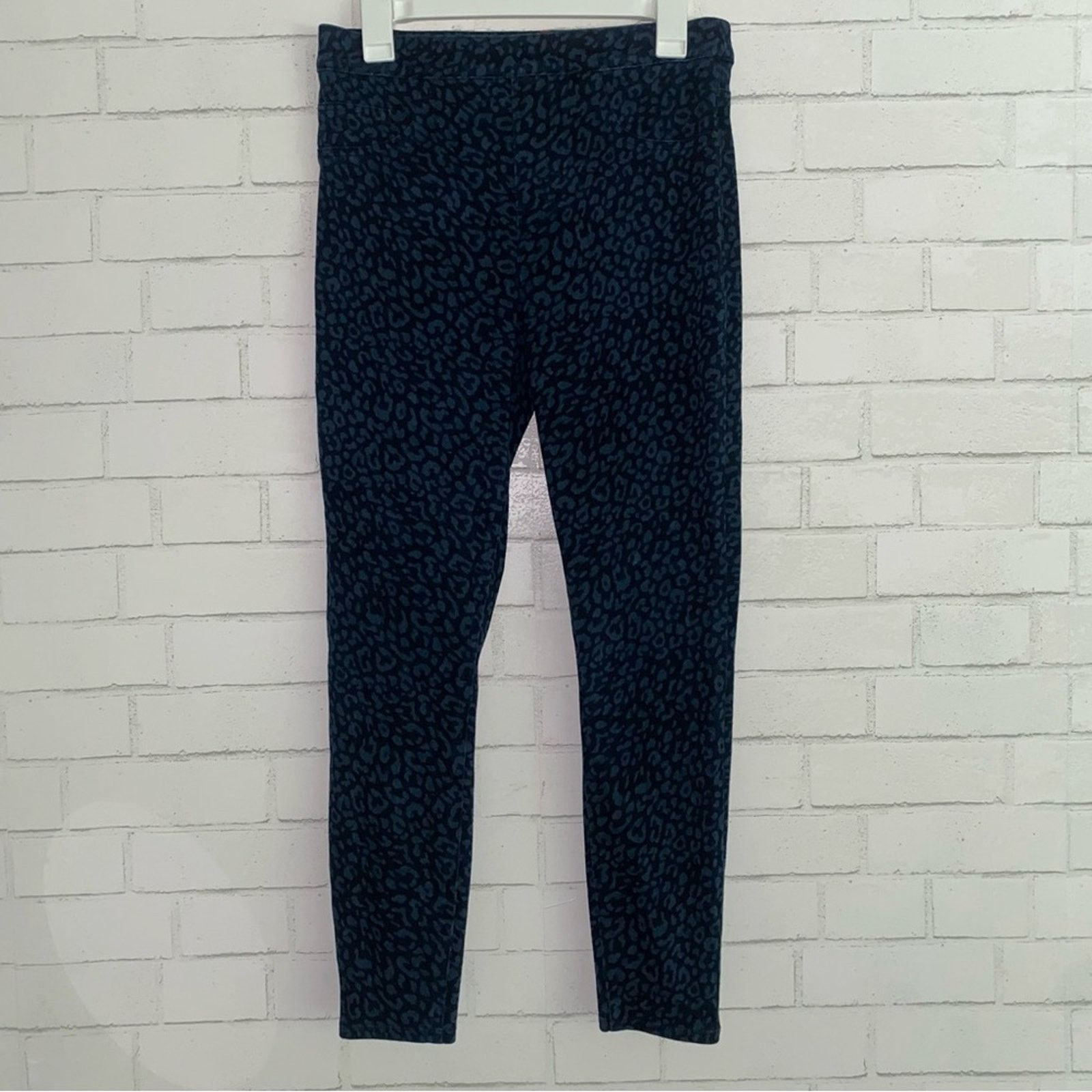 Spanx SPANX $99 Jeanish Legging Blue Denim Leopard MED EUC Size 30" / US 8 / IT 44 - 6 Thumbnail