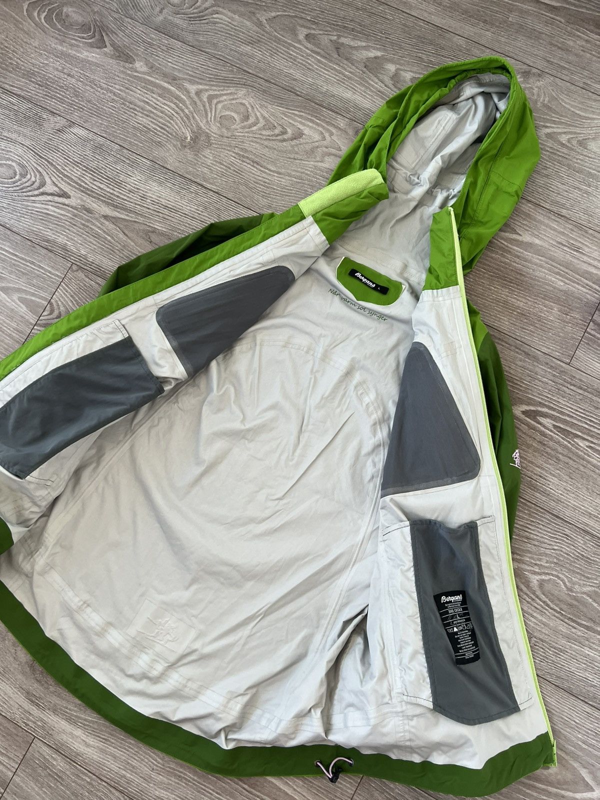 Bergans of Norway ‼️Bergans Of Norway Thin Hooded Cecilie Pro Gorpcore Jacket‼️ Size L / US 10 / IT 46 - 14 Thumbnail