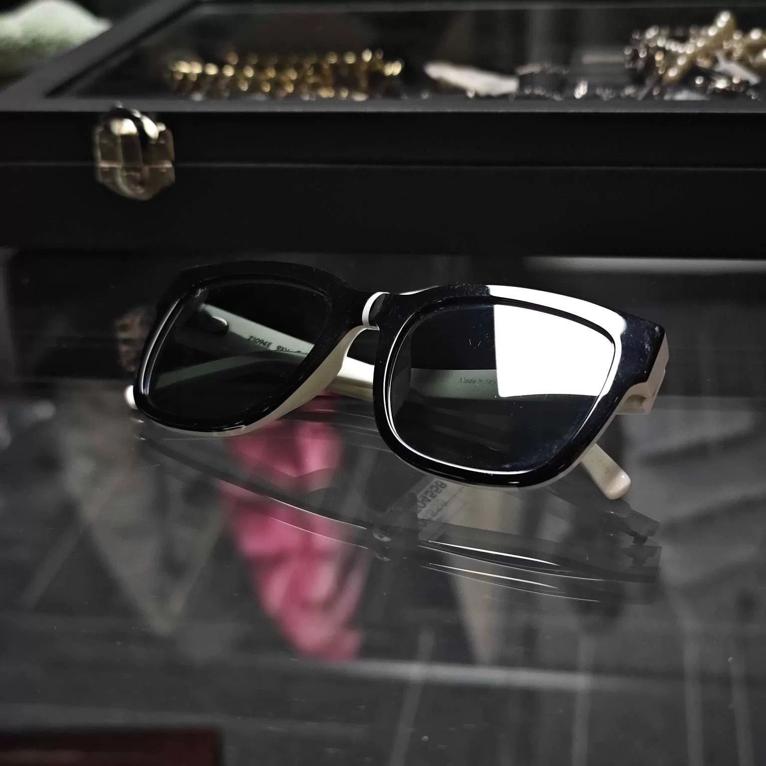 Louis Vuitton Louis Vuitton Side Logo Sunglasses Size ONE SIZE - 2 Thumbnail