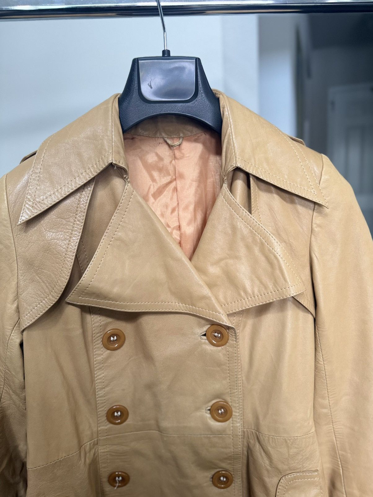 Other Vintage 1960sEuro Camel Leather Double Breasted Trench Coat Size M / US 6-8 / IT 42-44 - 11 Thumbnail