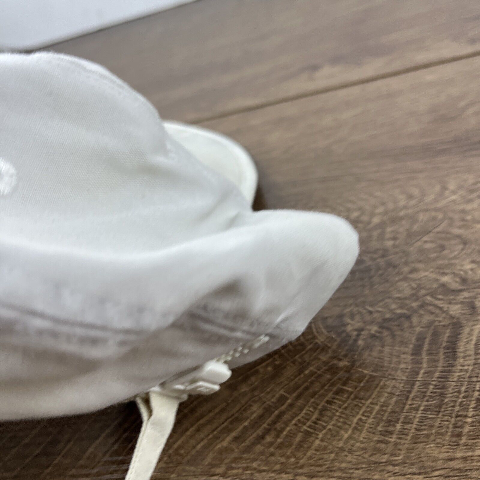 Other White Running Hat Adult Run Athletic White Hat Adjustable Wh Size ONE SIZE - 12 Thumbnail