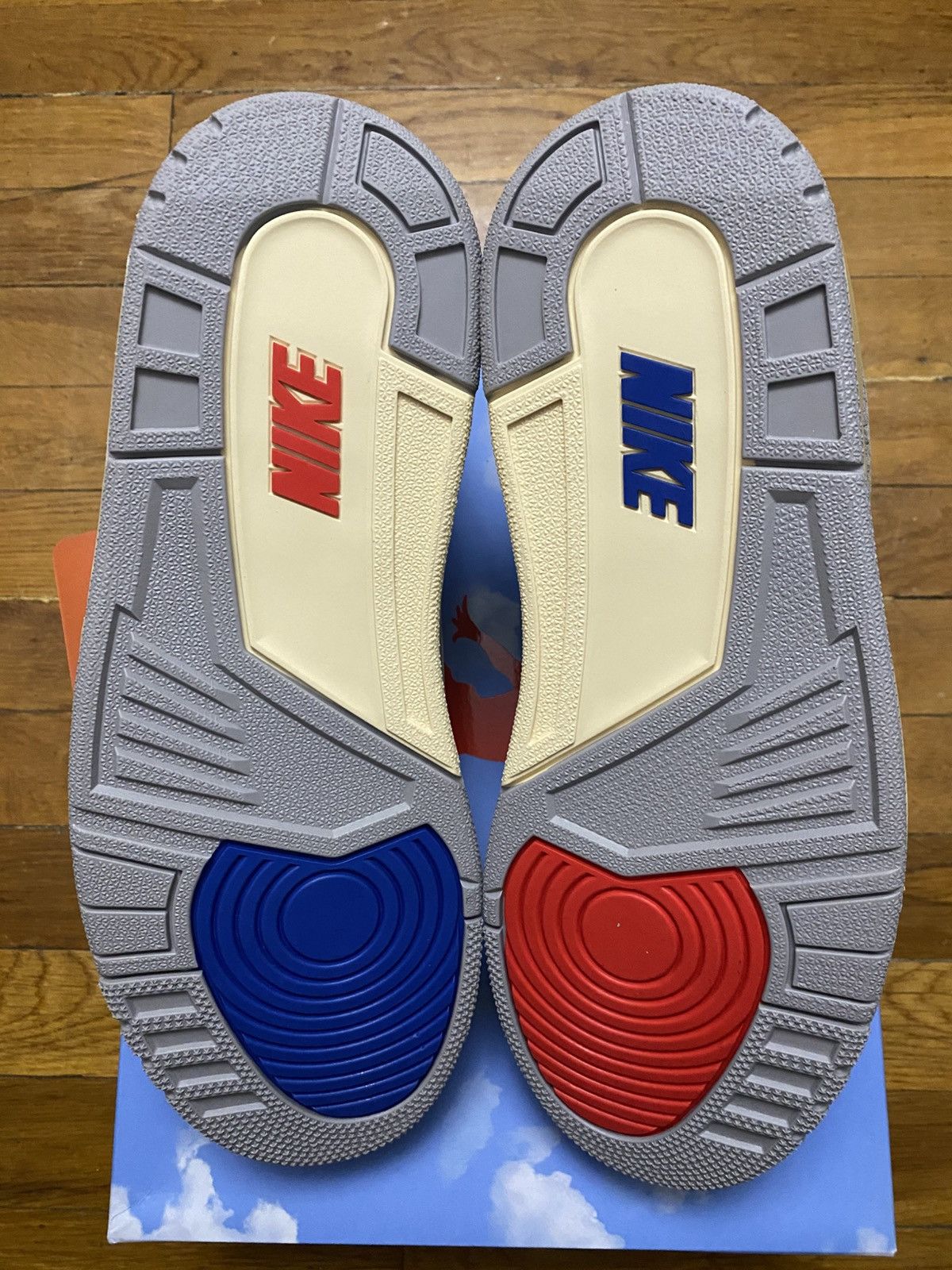 Jordan Brand Size 10.5 - Jordan 3 Retro Seoul 2.0 Cream Red Blue Men’s Size US 10.5 / EU 43-44 - 8 Thumbnail