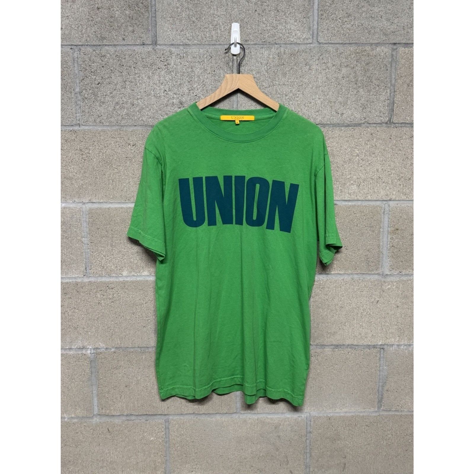 Union LA Union Los Angeles Spelled Out Logo T Shirt Green Men Xl Size US XL / EU 56 / 4 - 1 Thumbnail