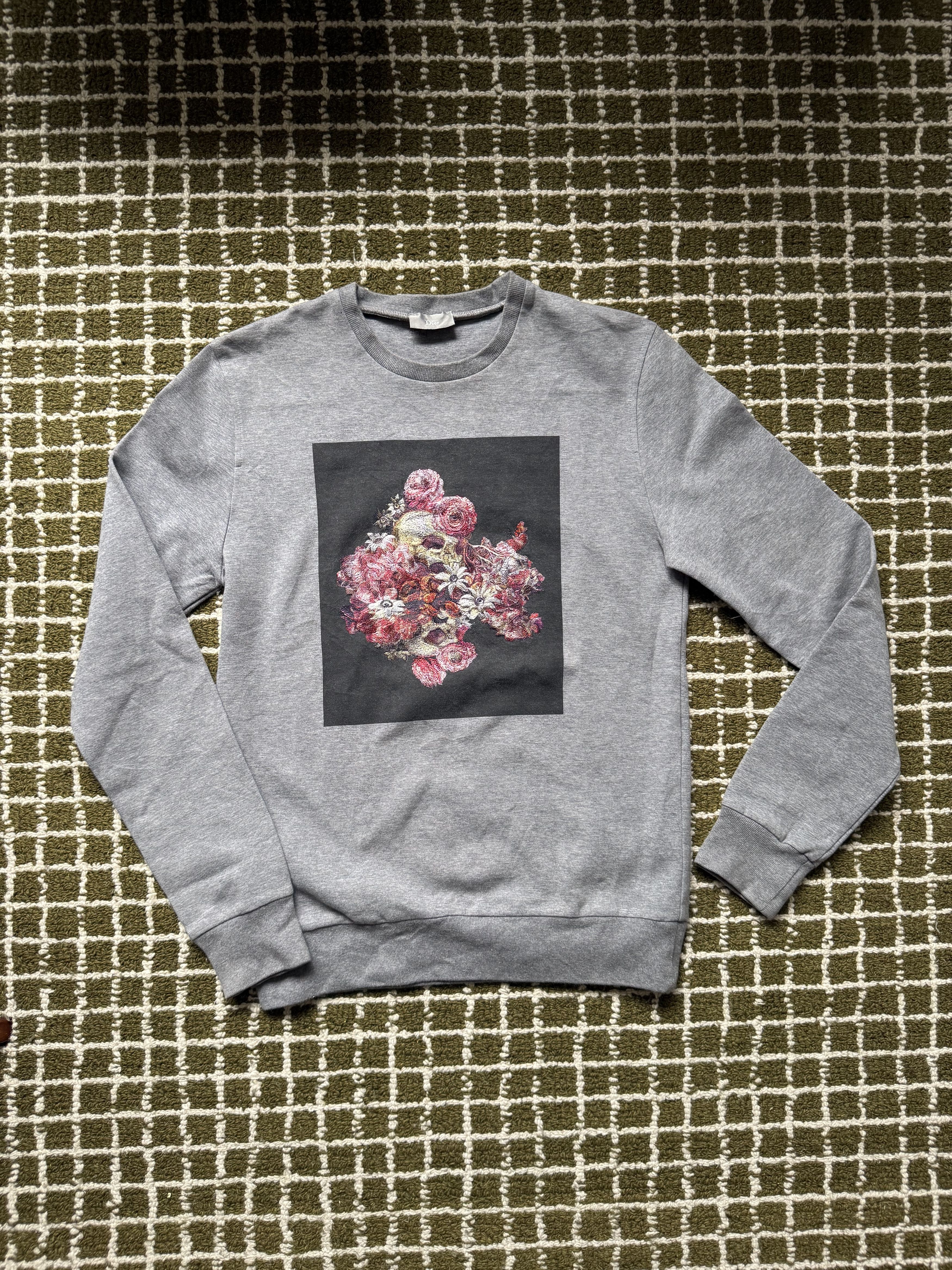 Dior Dior Homme Skull & Flowers Embroidered Crewneck Grey Size XS Size US XS / EU 42 / 0 - 1 Thumbnail