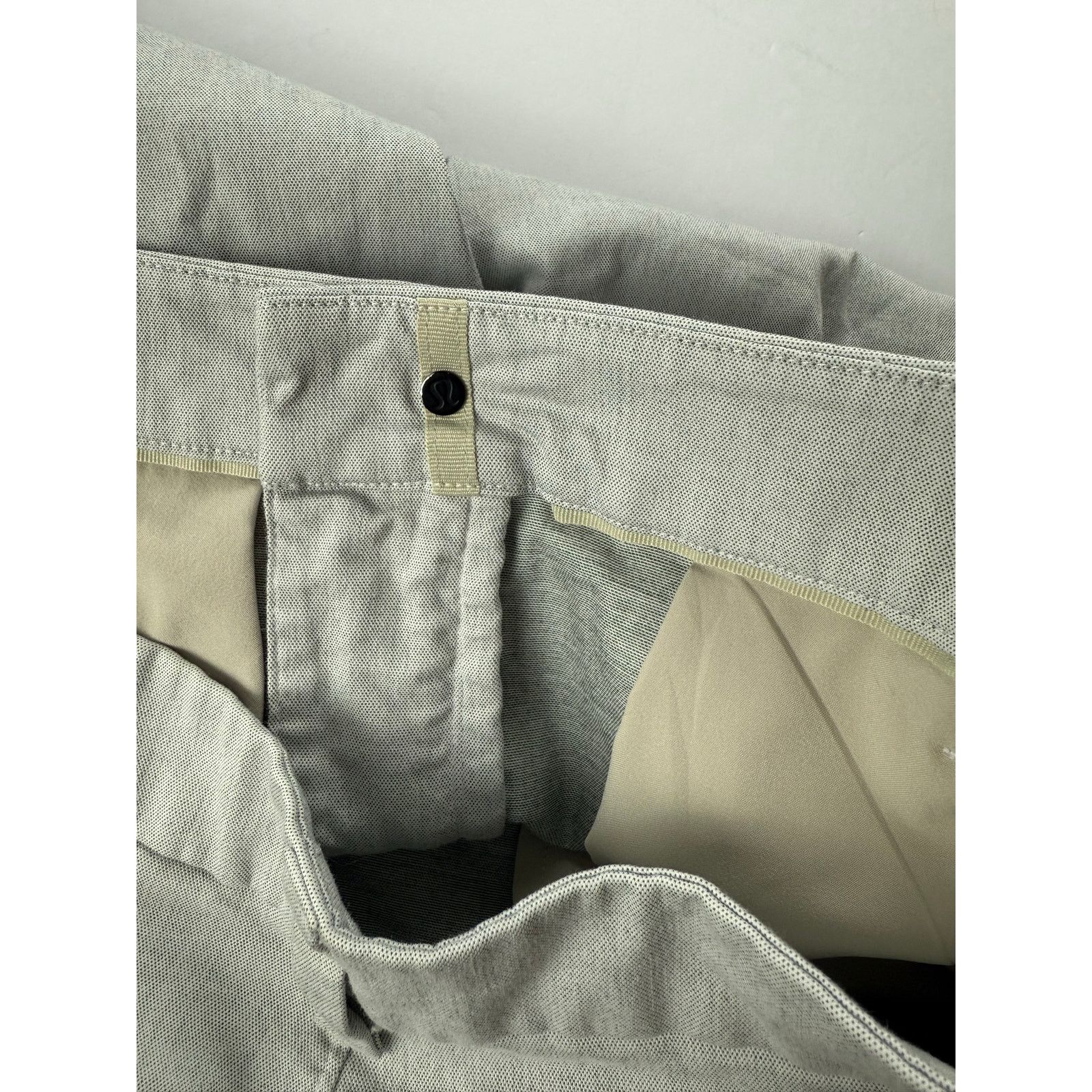 Lululemon Lululemon Men's Commission Short 36 Gray Oxford - Great Fit! Size US 36 / EU 52 - 7 Thumbnail
