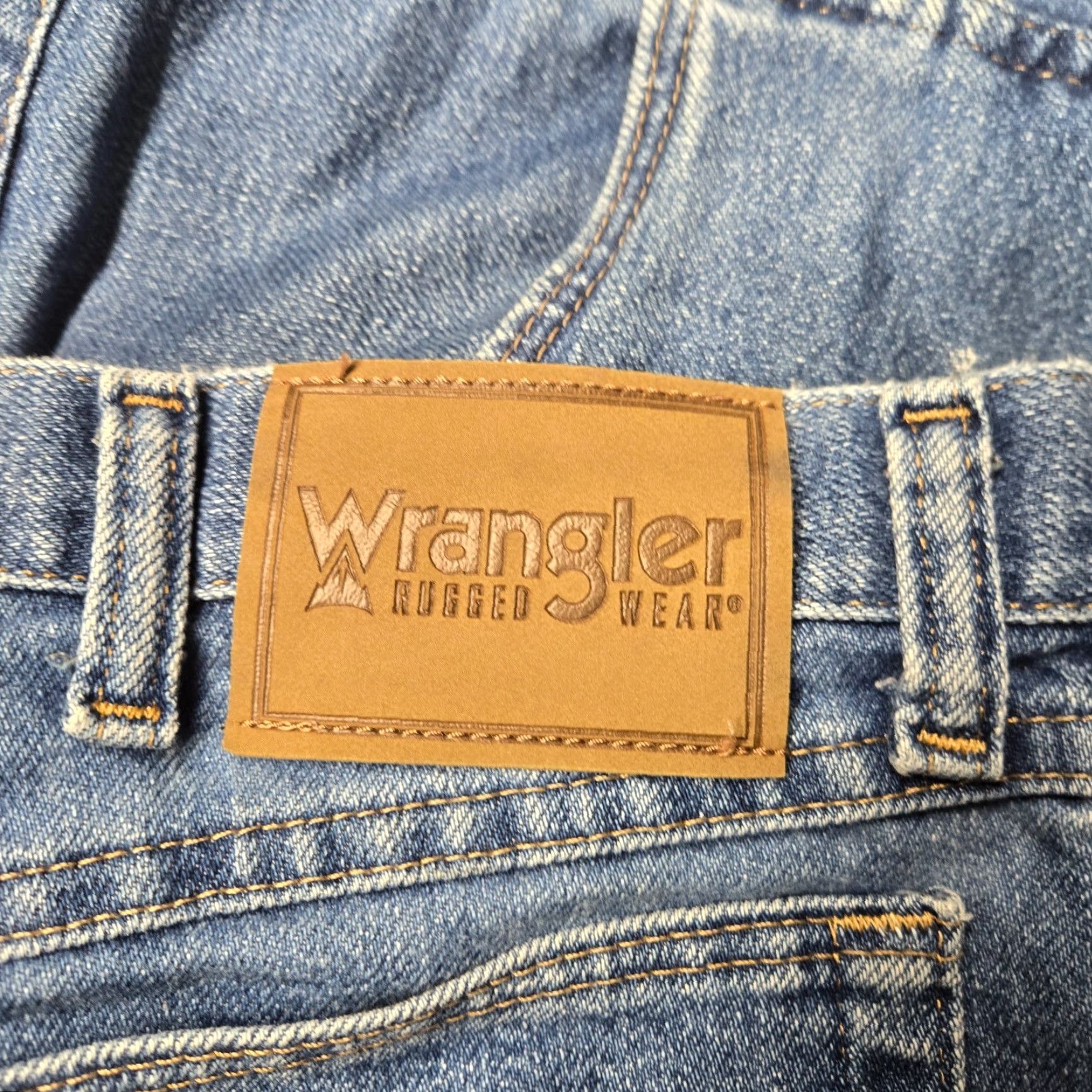 Vintage WRANGLER RUGGED Denim Blue Jeans Bootcut Pants 38 X 32 Adult Men's Cowboy Size US 38 / EU 54 - 4 Thumbnail