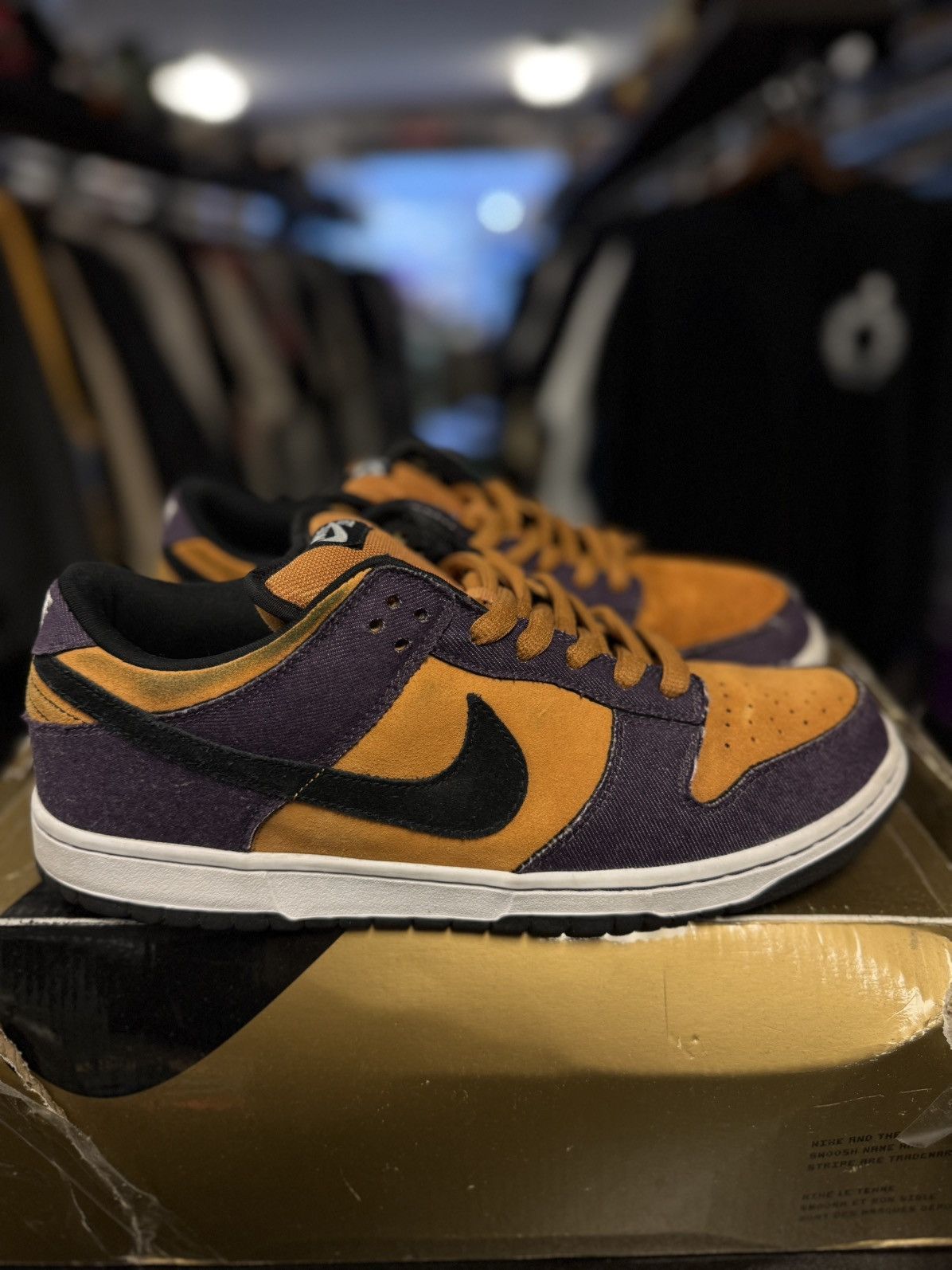 Nike Nike SB Dunk Low Pro Goofy Boy 2009 - Size 11 Size US 11 / EU 44 - 1 Thumbnail