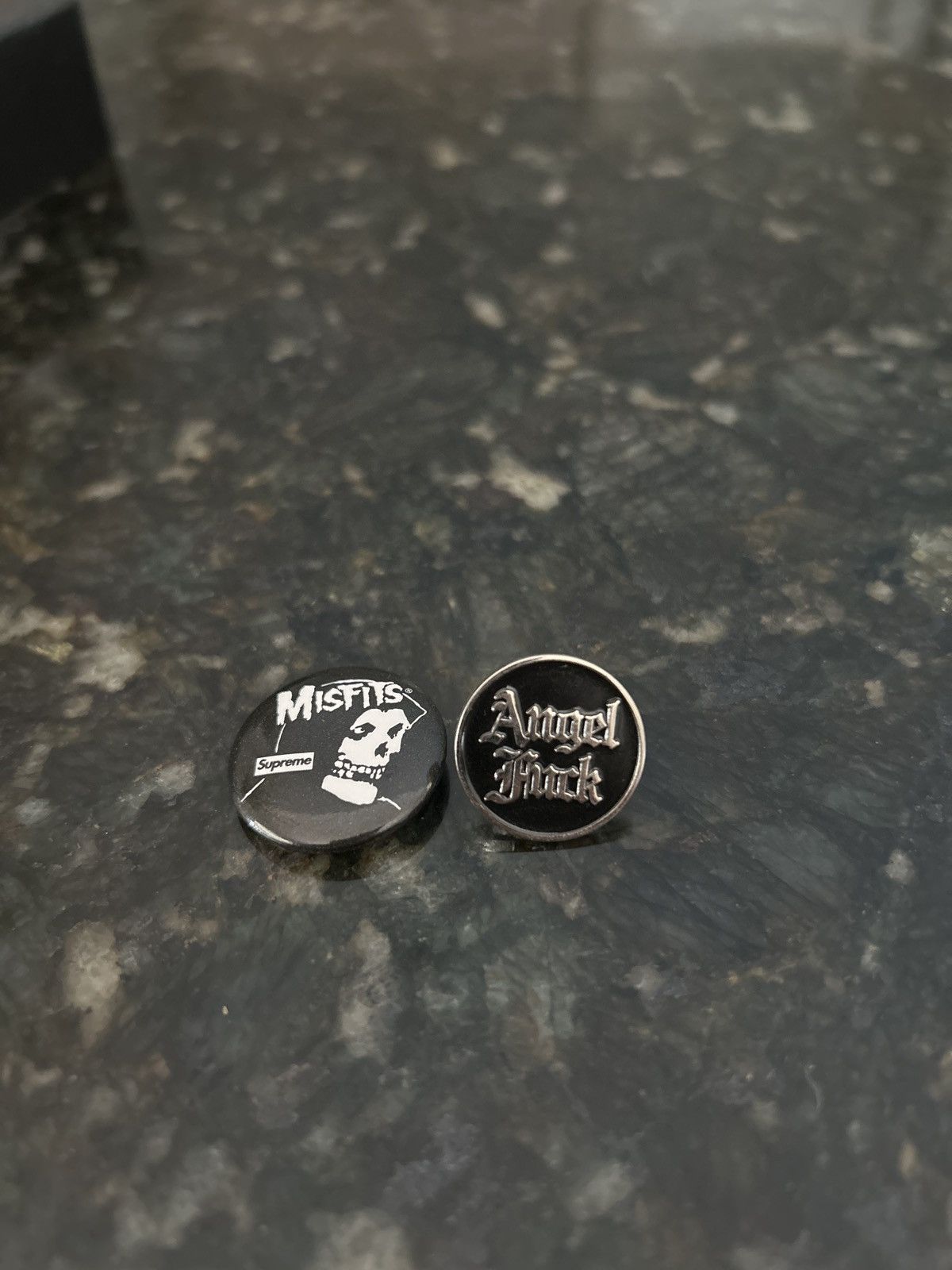 Supreme Supreme Misfits Pin Set Size ONE SIZE - 1 Thumbnail