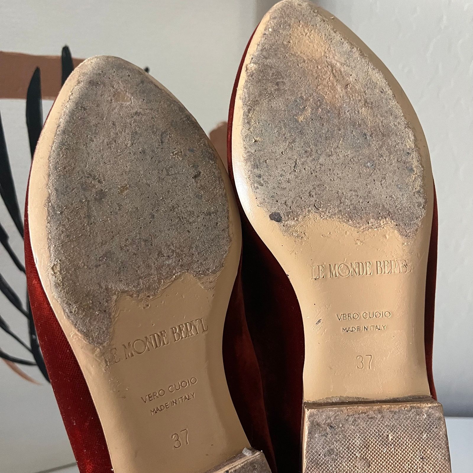 Le Monde Beryl Le Monde Beryl Red Velvet Venetian Slipper Flat Loafers 37 Size US 7 / IT 37 - 7 Thumbnail