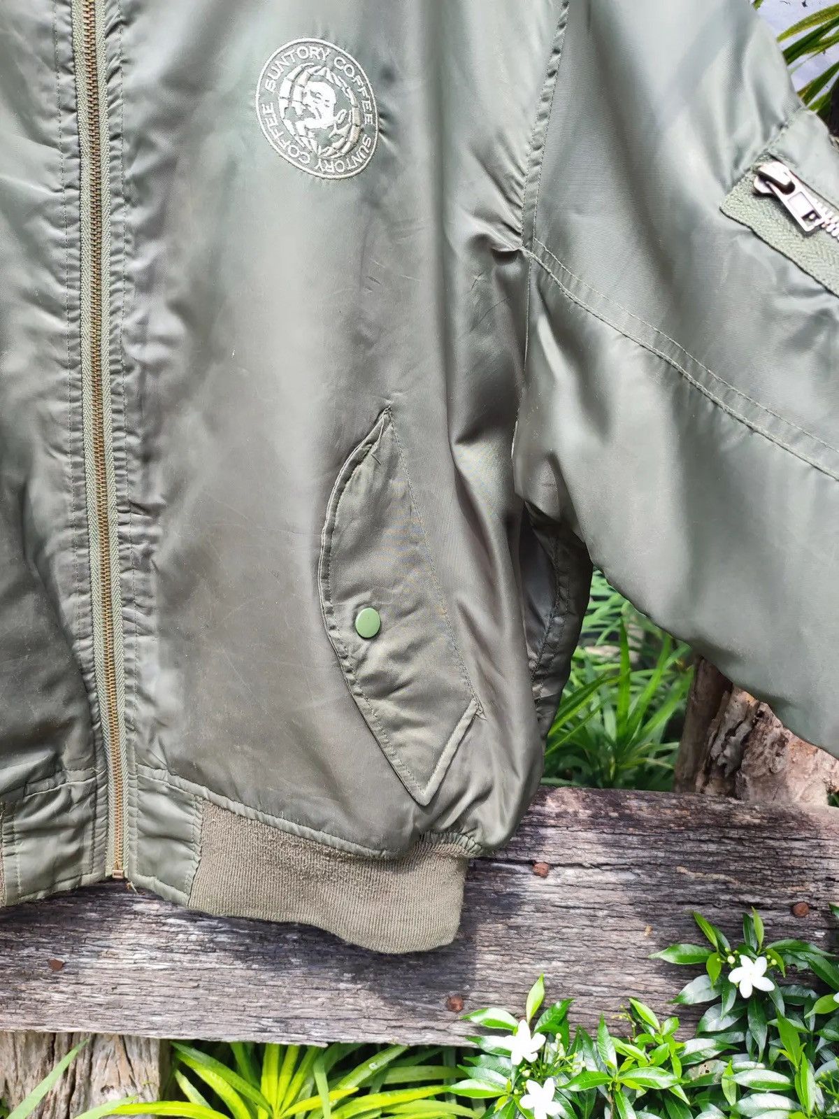 Japanese Brand Vintage Suntory Coffee Bomber Jacket – Japanese Promo Size US L / EU 52-54 / 3 - 8 Thumbnail