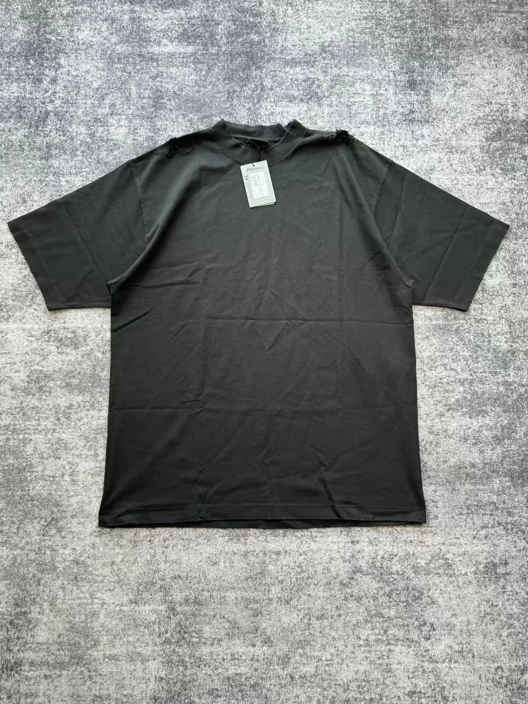 Balenciaga Balenciaga Sanskrit Logo Distressed Tee Size US M / EU 48-50 / 2 - 1 Thumbnail