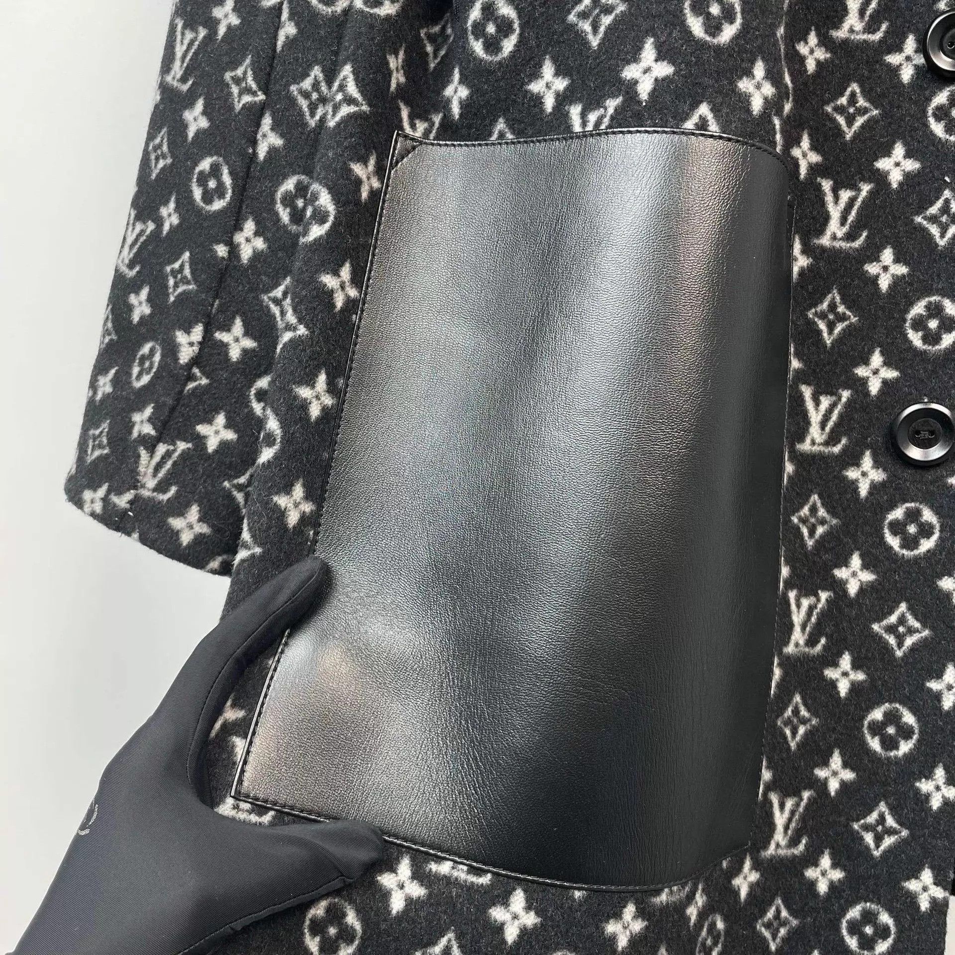 Louis Vuitton LV overcoat 40 black Size M / US 6-8 / IT 42-44 - 9 Thumbnail